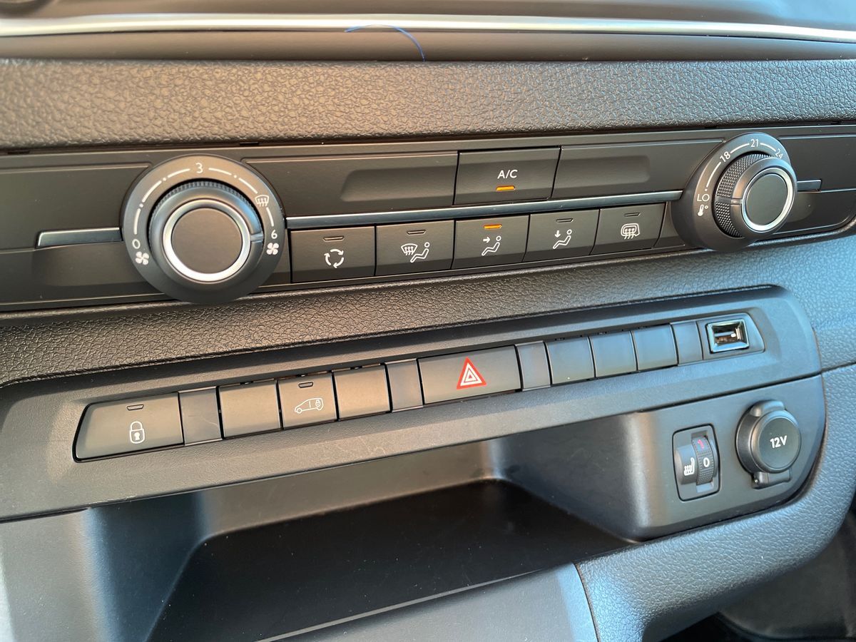 Billede af Toyota Proace Long 2,0 D Comfort Master To skydedør adskill SmartCargo 144HK Van 8g Aut.