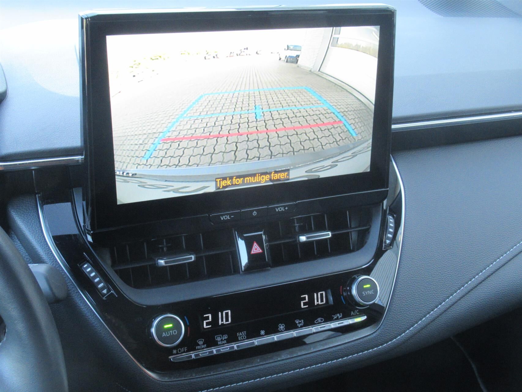 Billede af Toyota Corolla Touring Sports 1,8 Hybrid Style Safety Pack E-CVT 140HK Stc Trinl. Gear