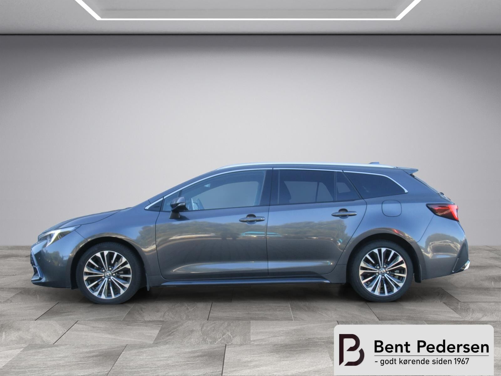 Billede af Toyota Corolla Touring Sports 1,8 Hybrid Style Safety Pack E-CVT 140HK Stc Trinl. Gear