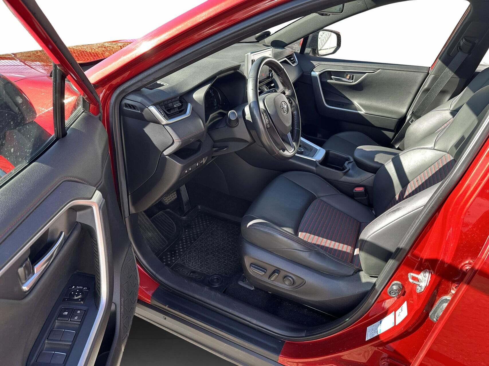 Billede af Toyota RAV4 Plug-in 2,5 Plugin-hybrid Active Comfort AWD 306HK 5d 6g Aut.