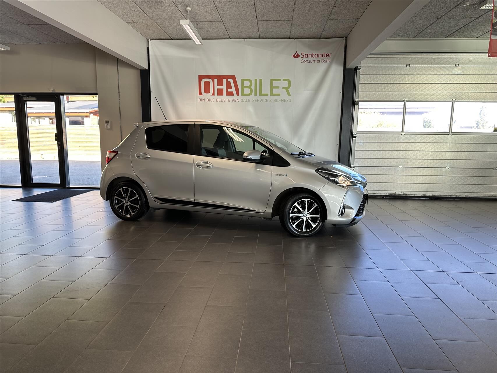 Billede af Toyota Yaris 1,5 B/EL H2 Premium E-CVT 100HK 5d Trinl. Gear