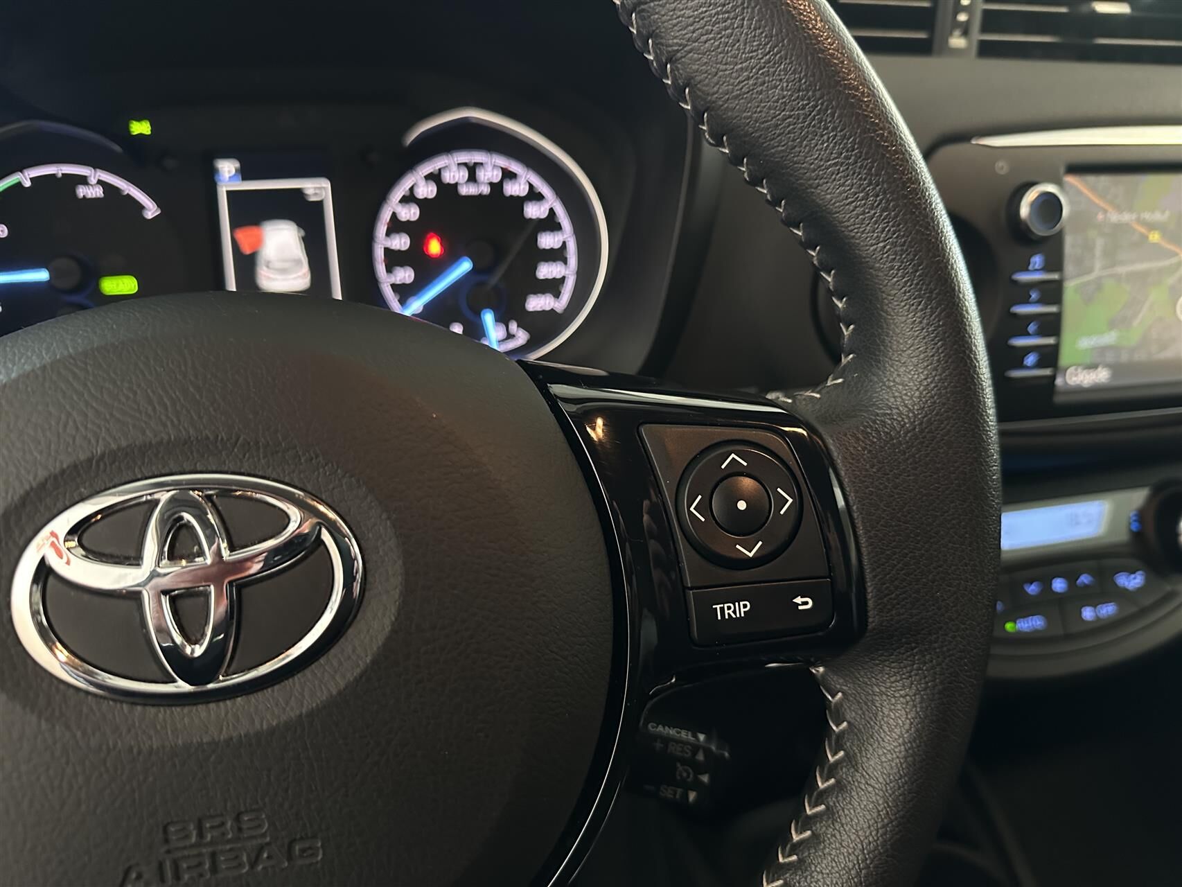 Billede af Toyota Yaris 1,5 B/EL H2 Premium E-CVT 100HK 5d Trinl. Gear