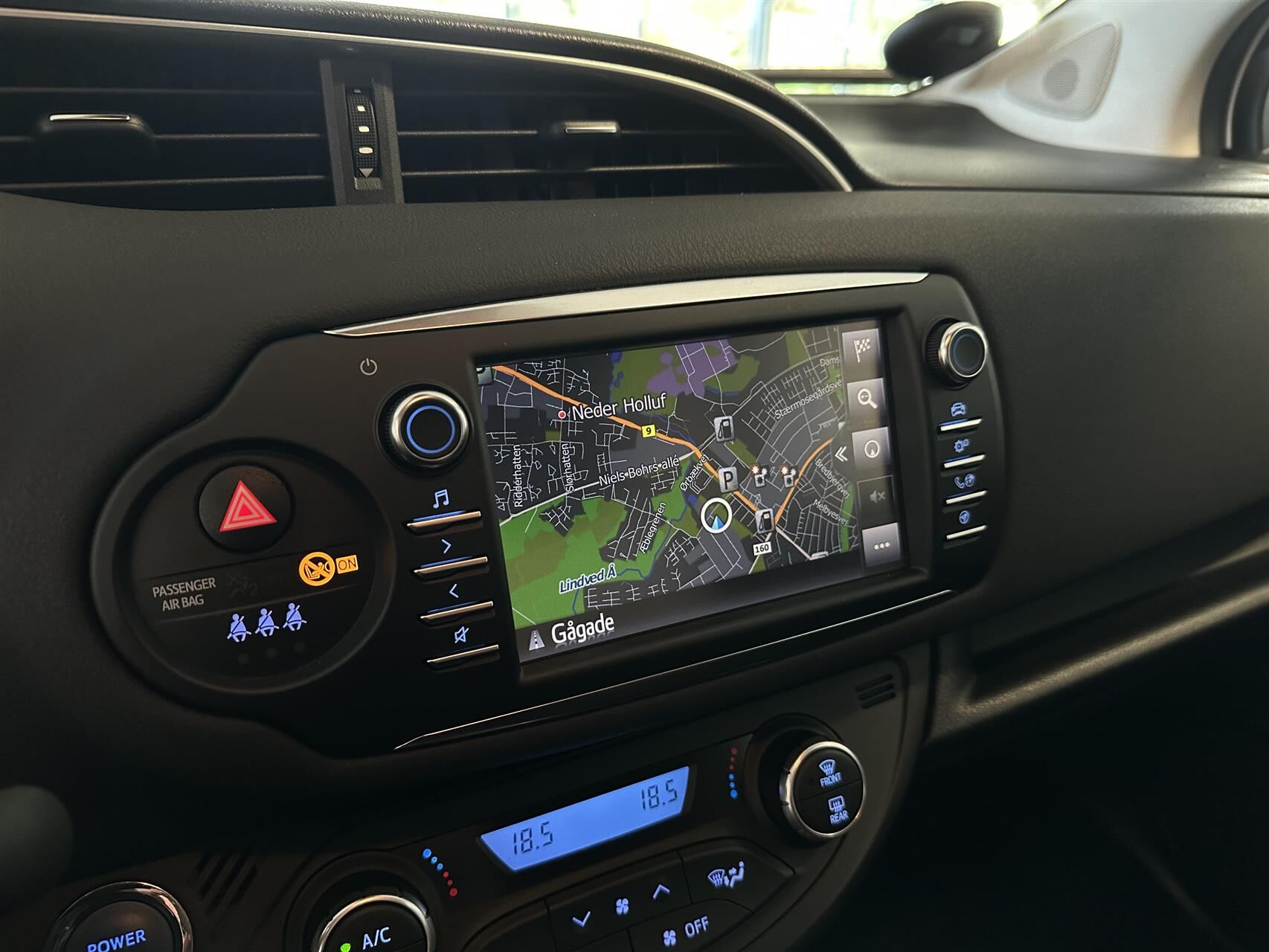 Billede af Toyota Yaris 1,5 B/EL H2 Premium E-CVT 100HK 5d Trinl. Gear