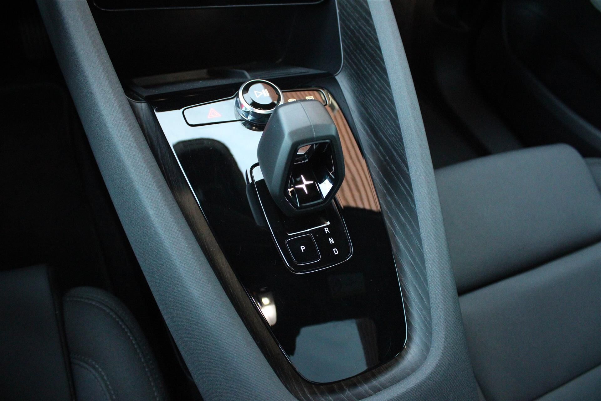 Billede af Polestar 2 EL Long Range Plus AWD 408HK 5d Aut.