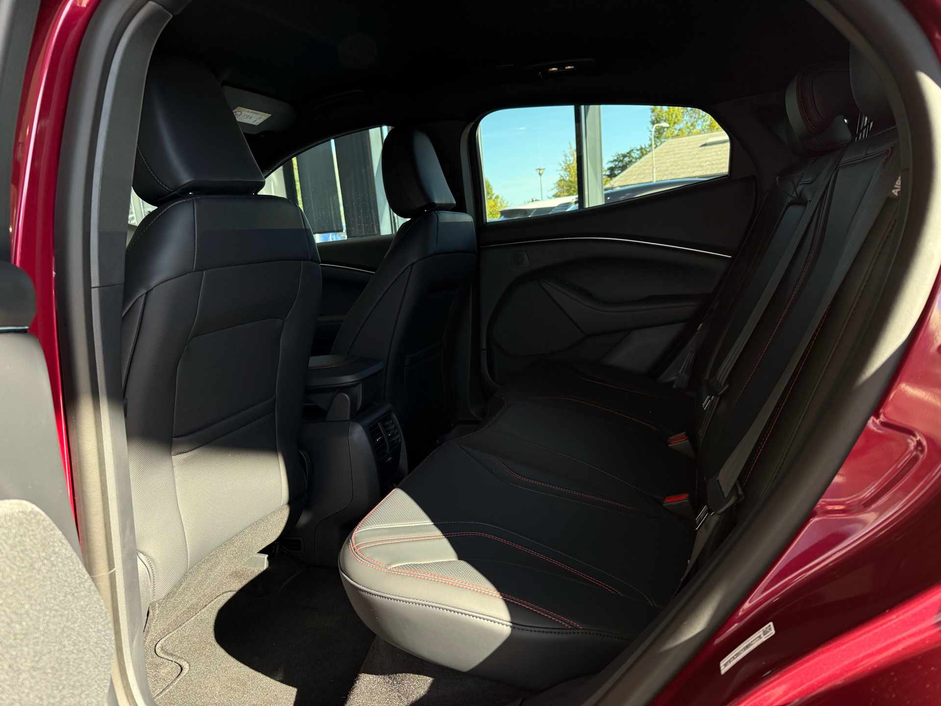 Billede af Ford Mustang Mach-E EL UR Premium AWD 375HK 5d Aut.