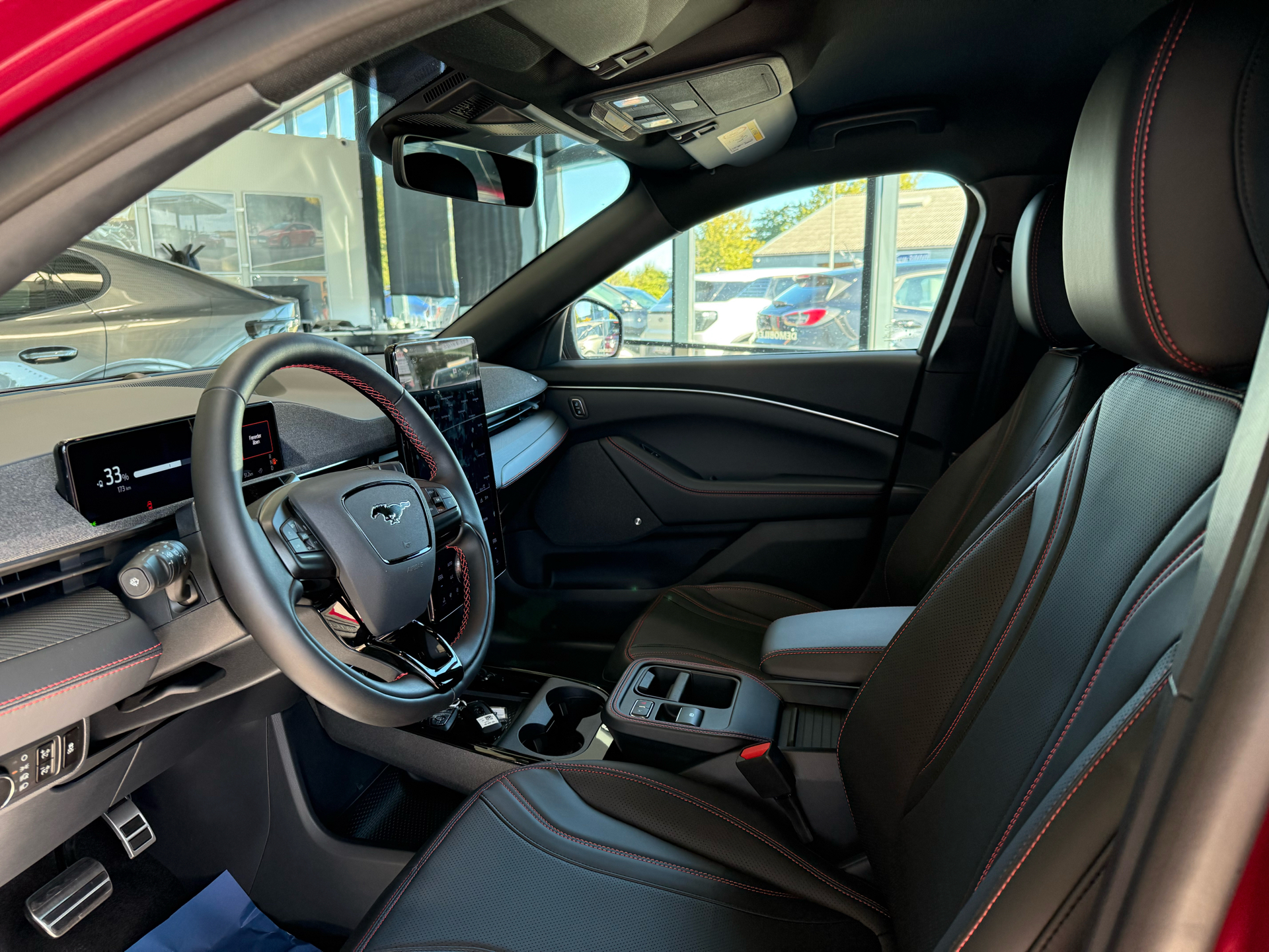 Billede af Ford Mustang Mach-E EL UR Premium AWD 375HK 5d Aut.