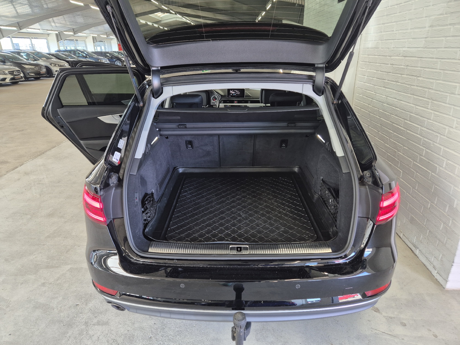 Billede af Audi A4 Avant 2,0 TDI Prestige Sport S Tronic 150HK Stc 7g Aut.