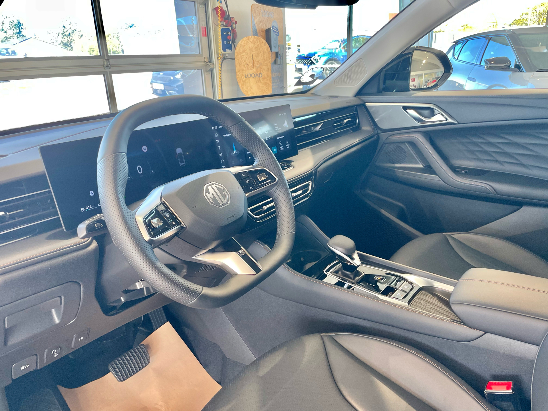 Billede af MG HS 1,5 T GDI  Plugin-hybrid Luxury 272HK 5d Aut.