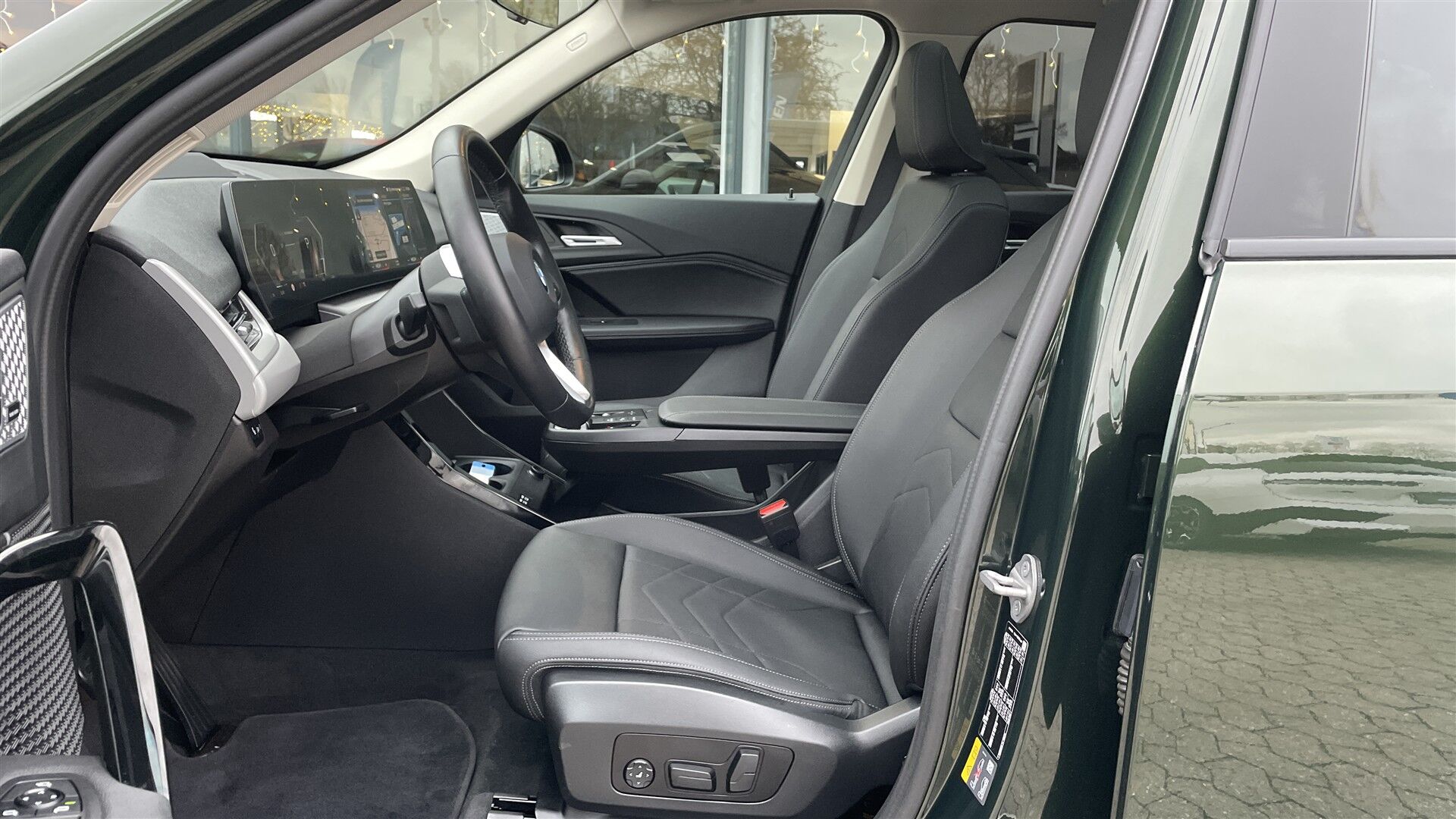 Billede af BMW iX1 xDrive30 Fully Charged 4x4 313HK 5d Aut.