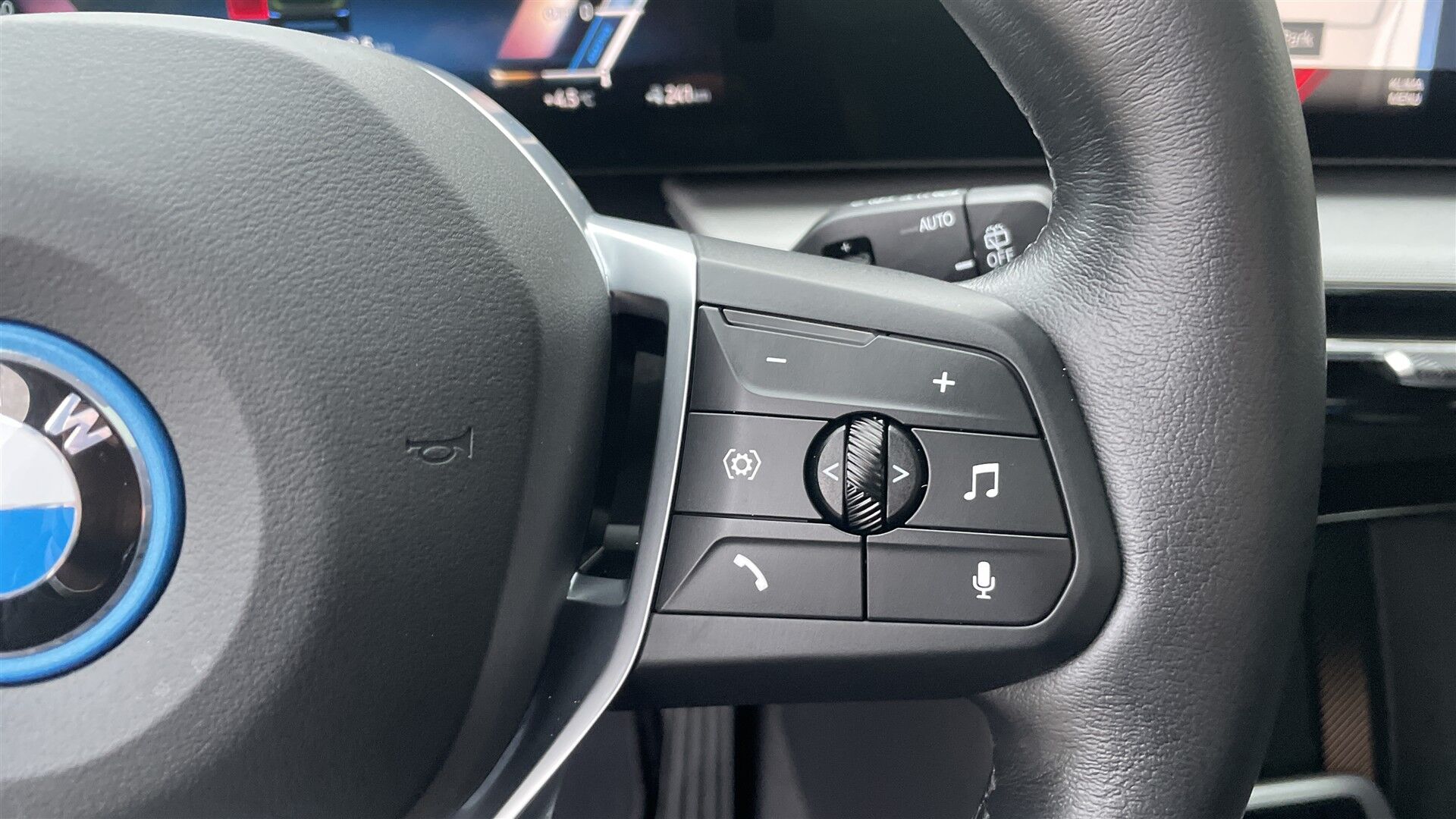 Billede af BMW iX1 xDrive30 Fully Charged 4x4 313HK 5d Aut.