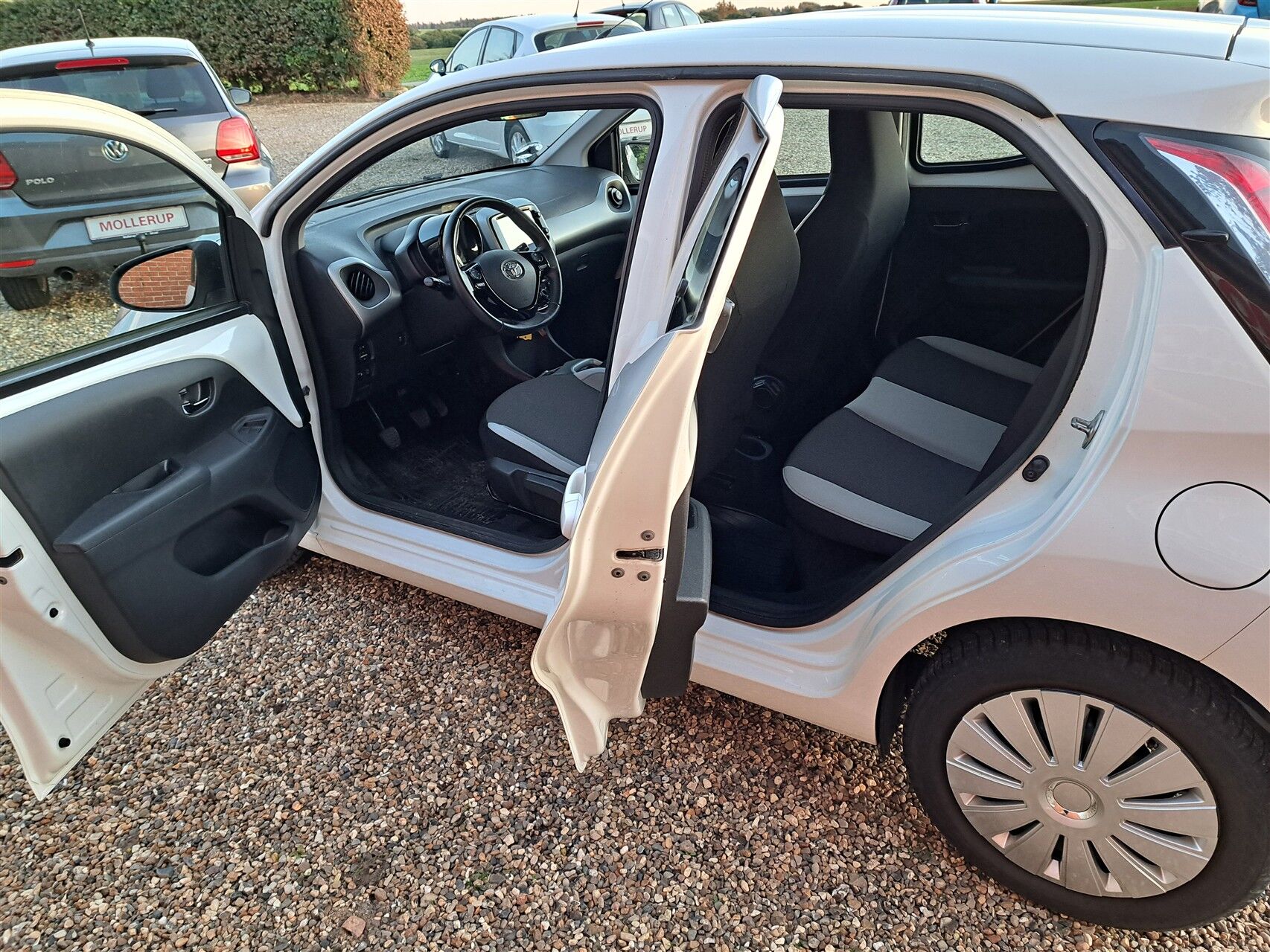 Billede af Toyota Aygo 1,0 VVT-I X-Play + X-Touch 69HK 5d