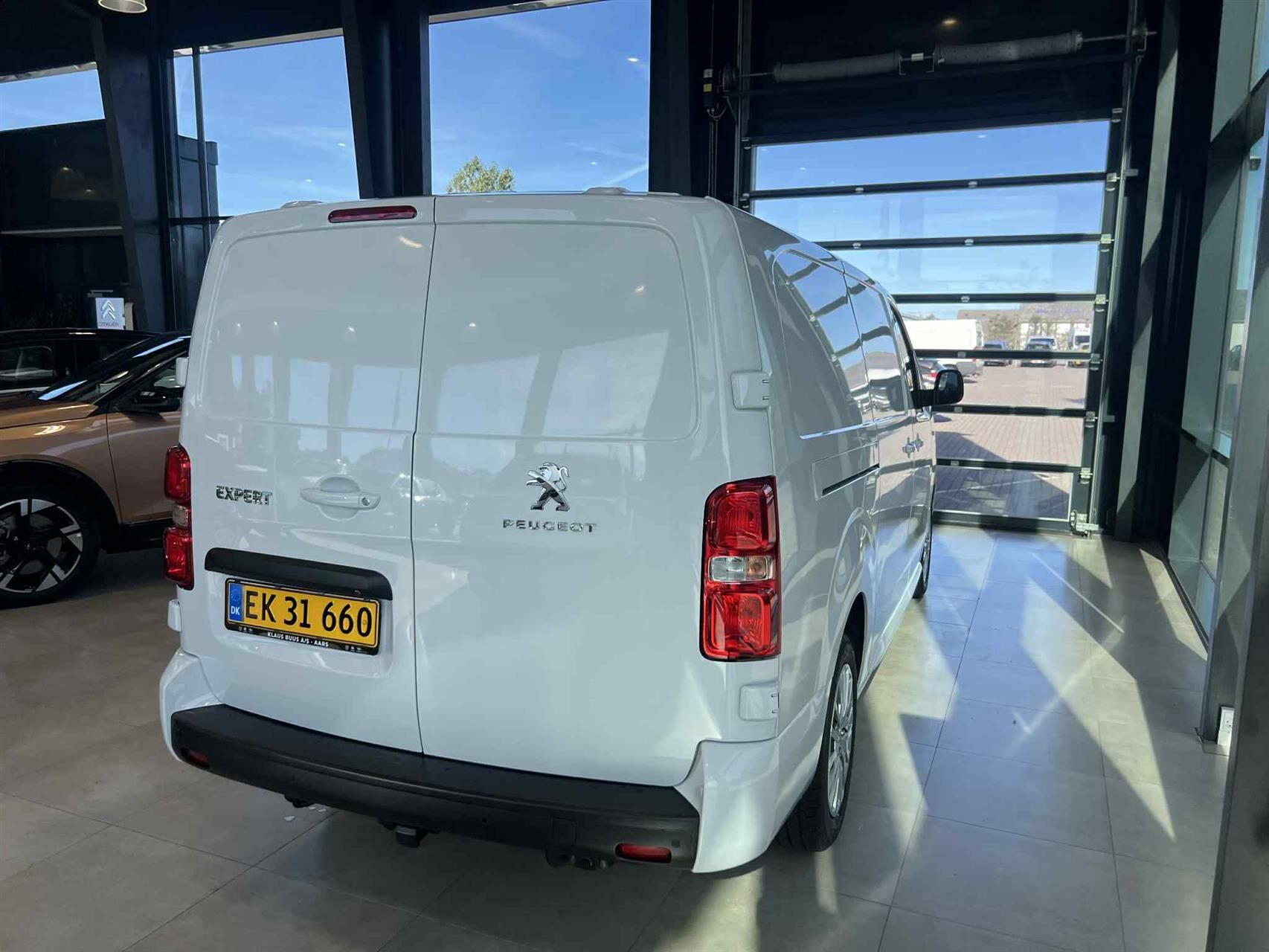 Billede af Peugeot Expert L3 2,0 BlueHDi Premium EAT8 177HK Van 8g Aut.