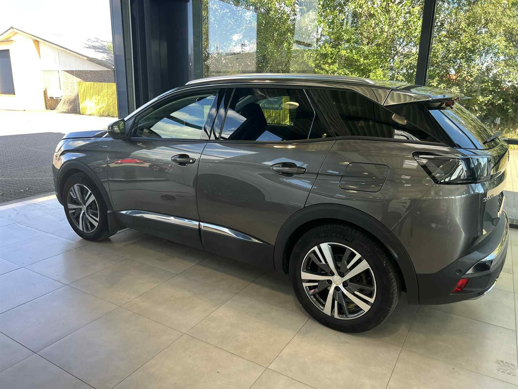 Billede af Peugeot 3008 1,6 PureTech  Plugin-hybrid Allure Pack EAT8 225HK 5d 8g Aut.