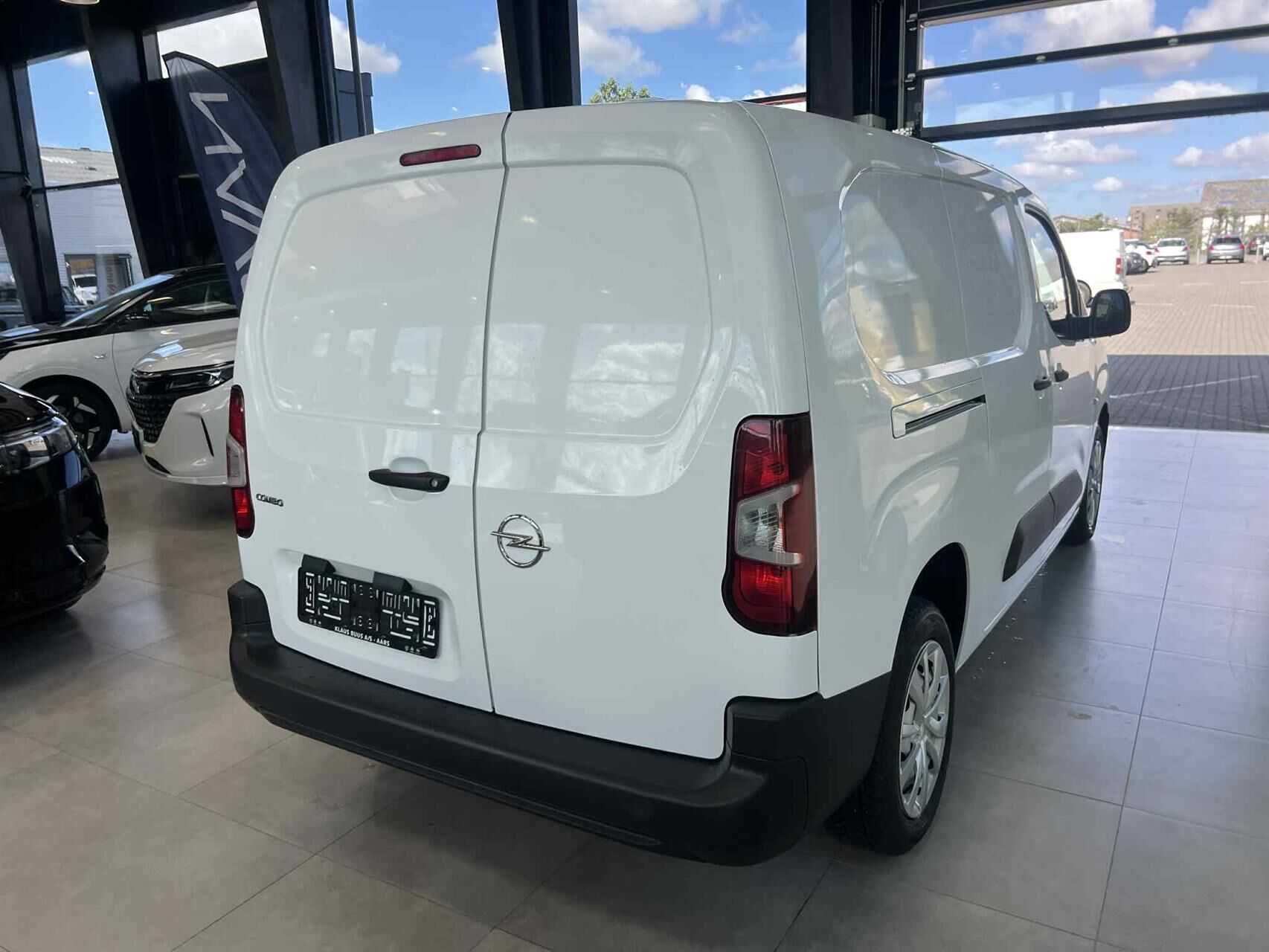 Billede af Opel Combo L2V2 1,5 D Essentia 102HK Van 6g
