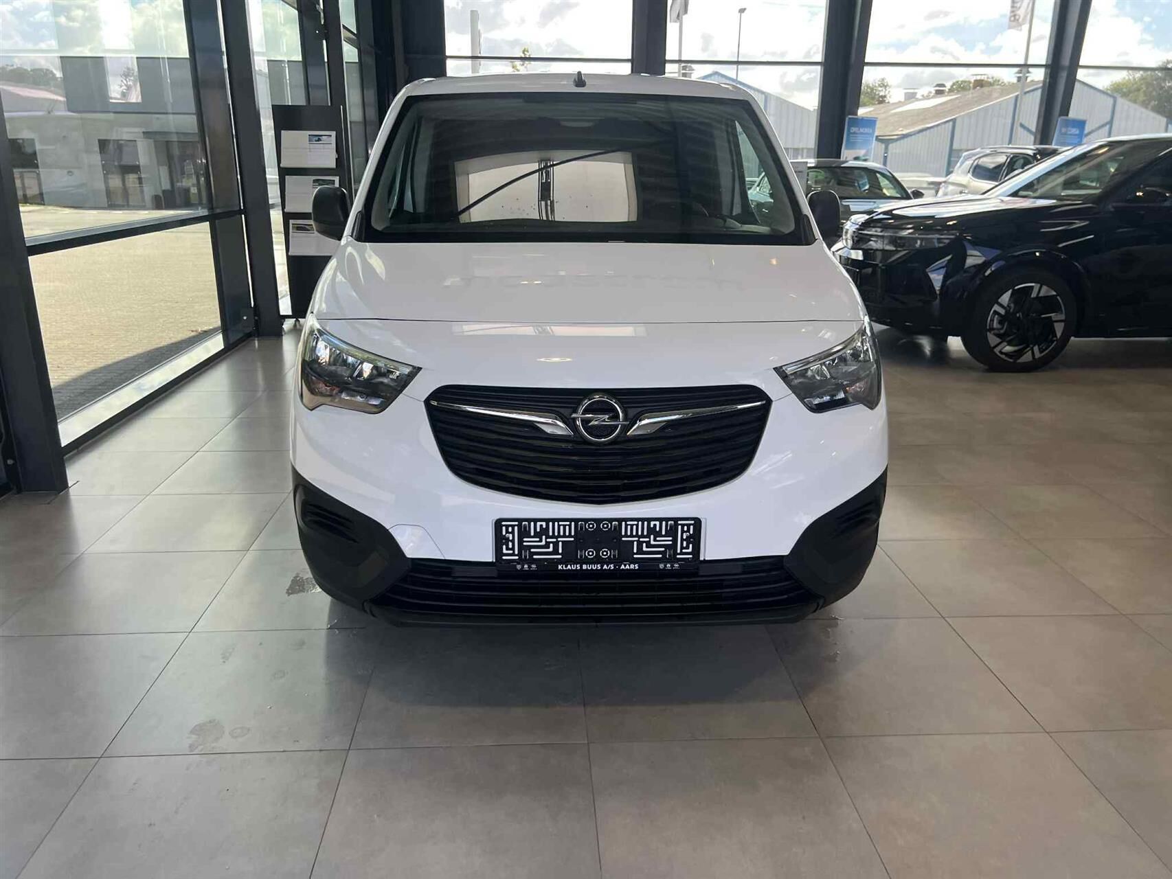Billede af Opel Combo L2V2 1,5 D Essentia 102HK Van 6g