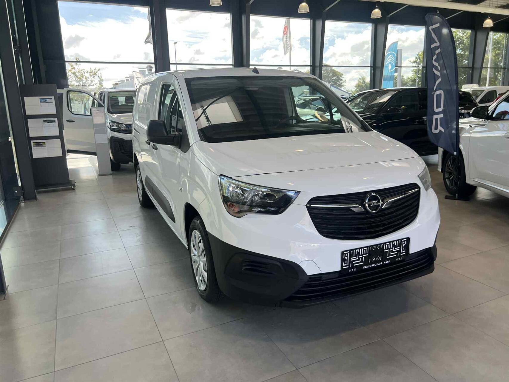 Billede af Opel Combo L2V2 1,5 D Essentia 102HK Van 6g