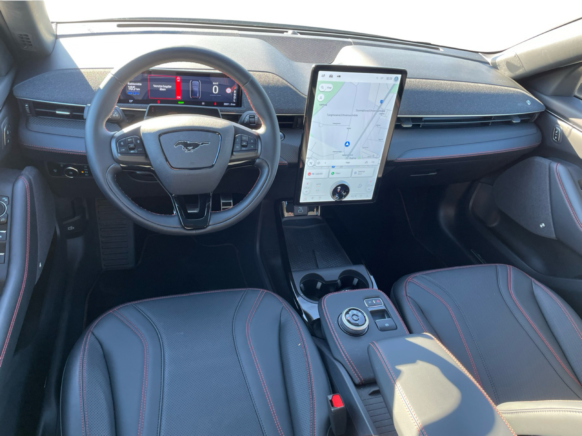 Billede af Ford Mustang Mach-E EL UR Premium AWD 351HK 5d Aut.