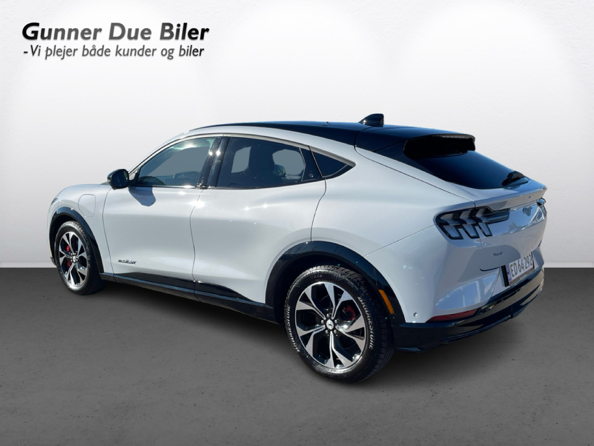 Billede af Ford Mustang Mach-E EL UR Premium AWD 351HK 5d Aut.