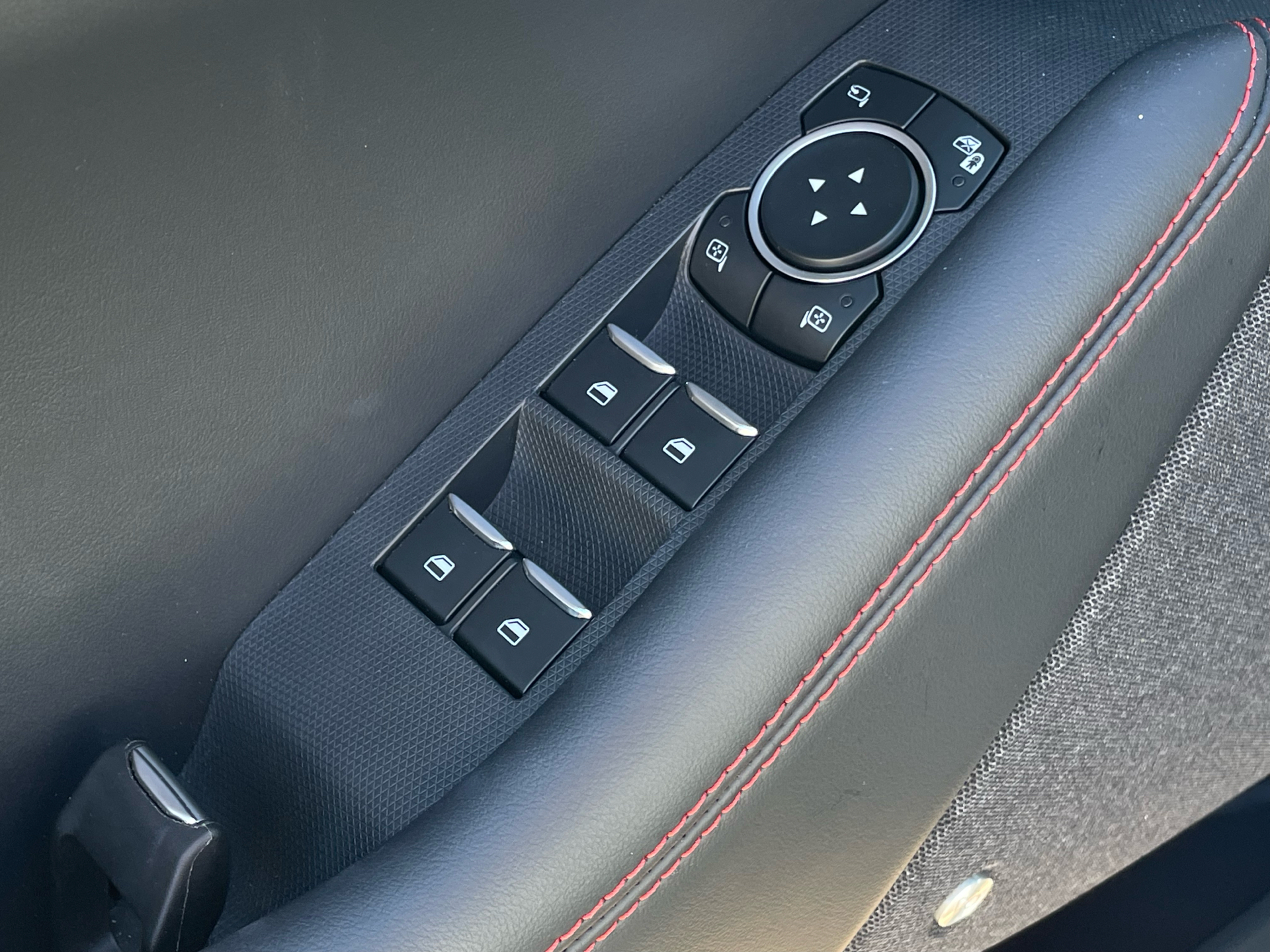 Billede af Ford Mustang Mach-E EL UR Premium AWD 351HK 5d Aut.