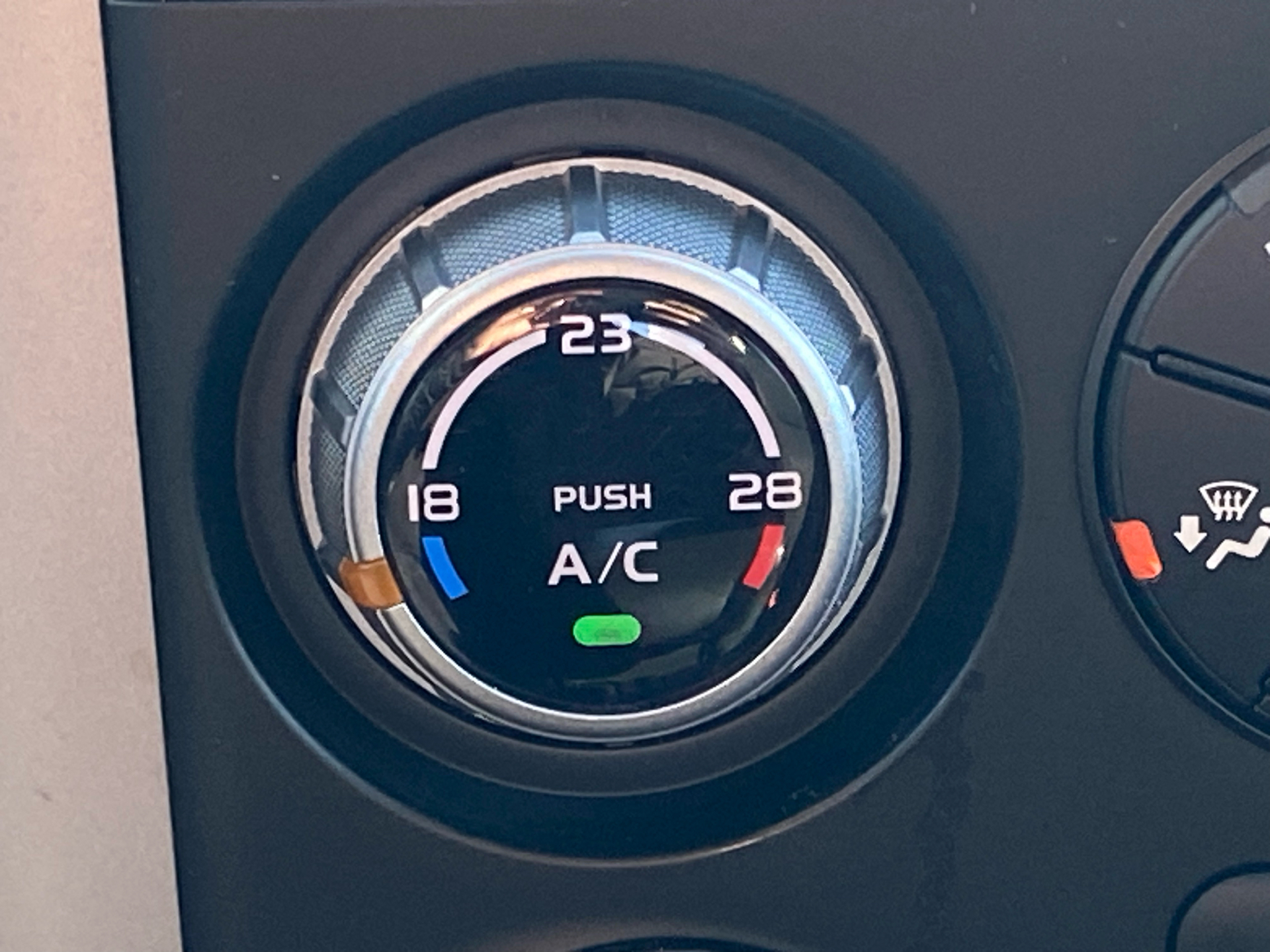 Billede af Suzuki Grand Vitara 1,9 DDIS GLS 4x4 129HK Van