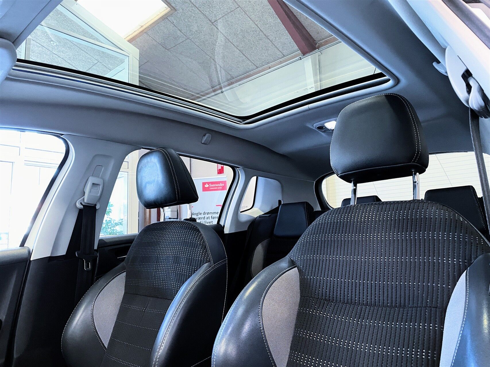 Billede af Peugeot 2008 1,6 BlueHDi Desire Sky X 100HK
