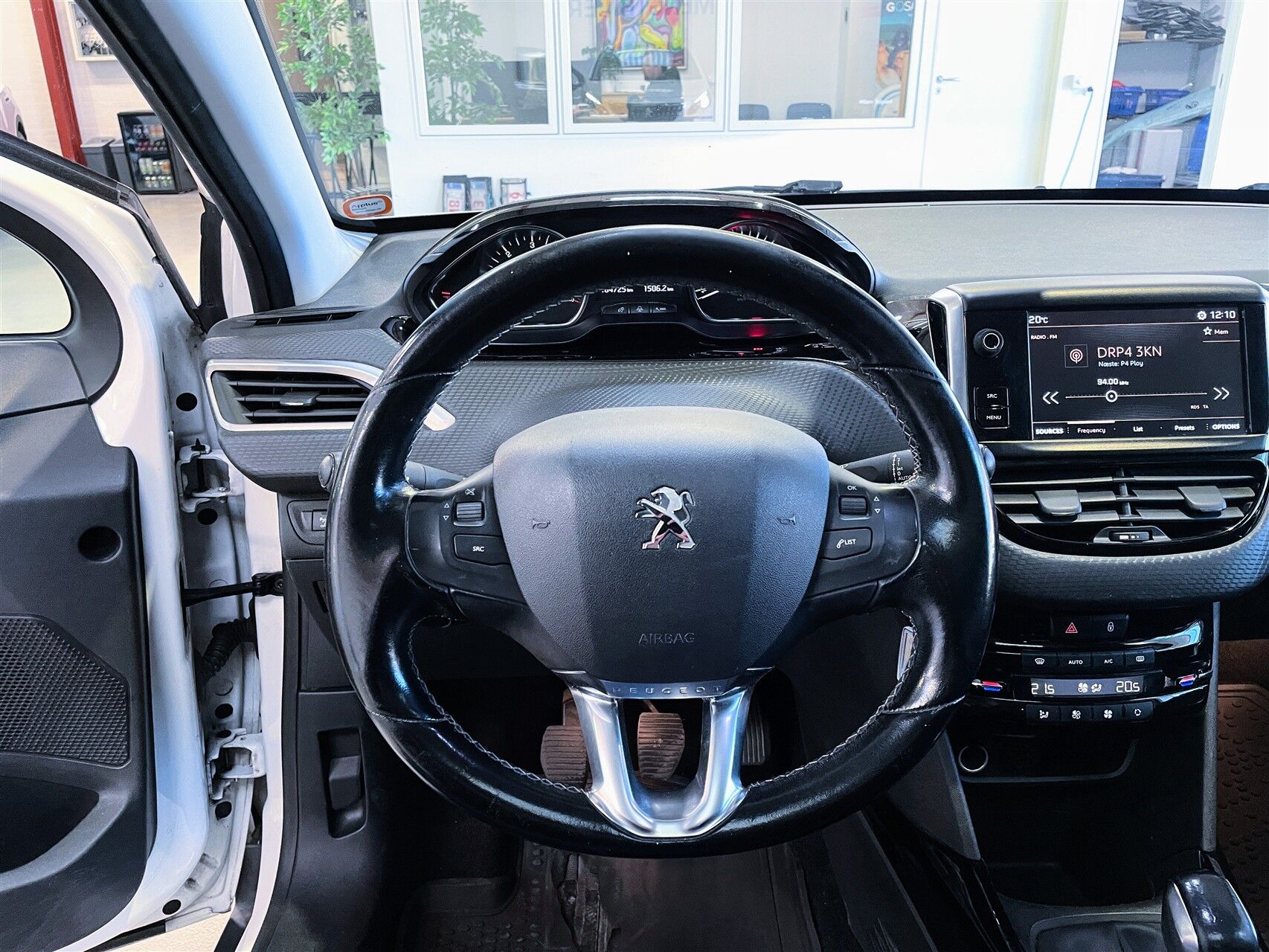 Billede af Peugeot 2008 1,6 BlueHDi Desire Sky X 100HK