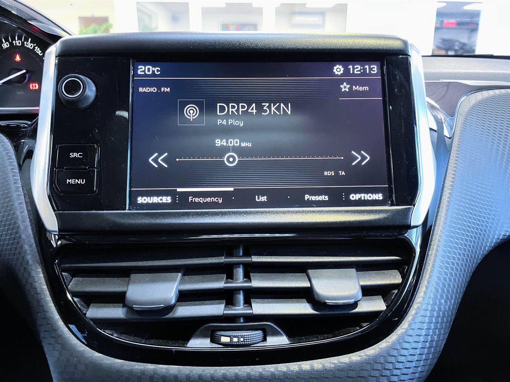 Billede af Peugeot 2008 1,6 BlueHDi Desire Sky X 100HK