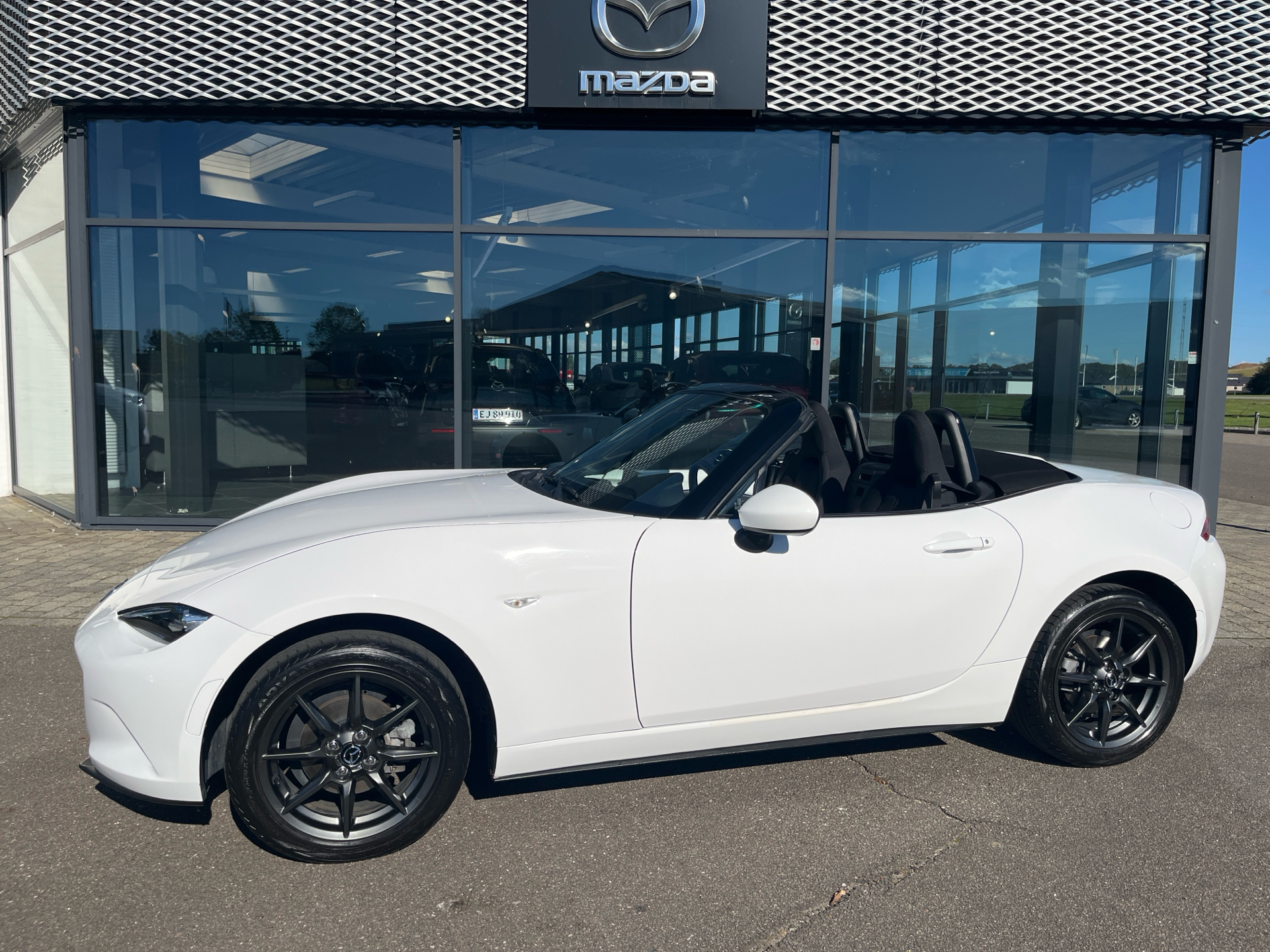 Billede af Mazda MX-5 Roadster 1,5 Skyactiv-G 131HK Cabr. 6g