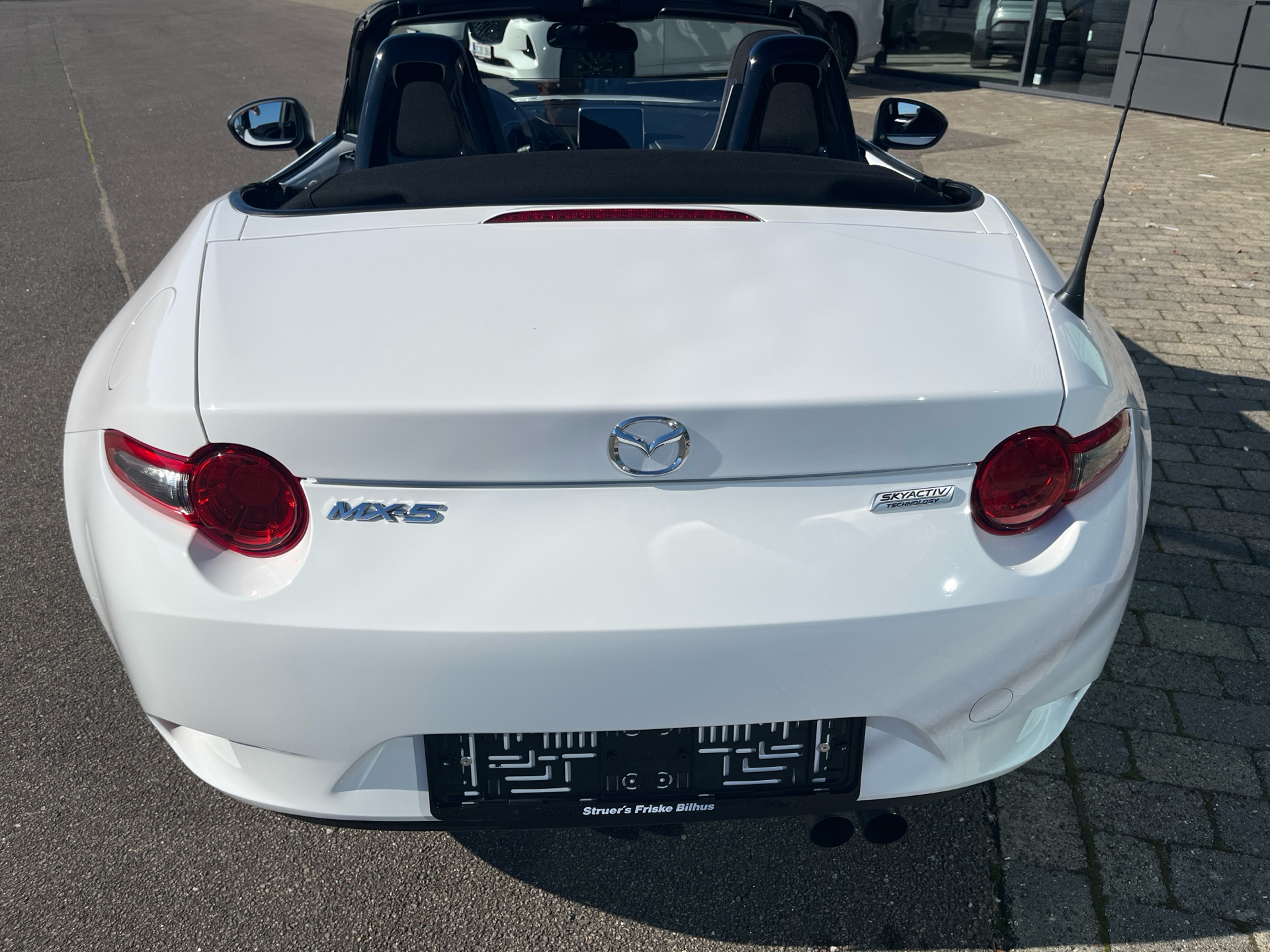 Billede af Mazda MX-5 Roadster 1,5 Skyactiv-G 131HK Cabr. 6g