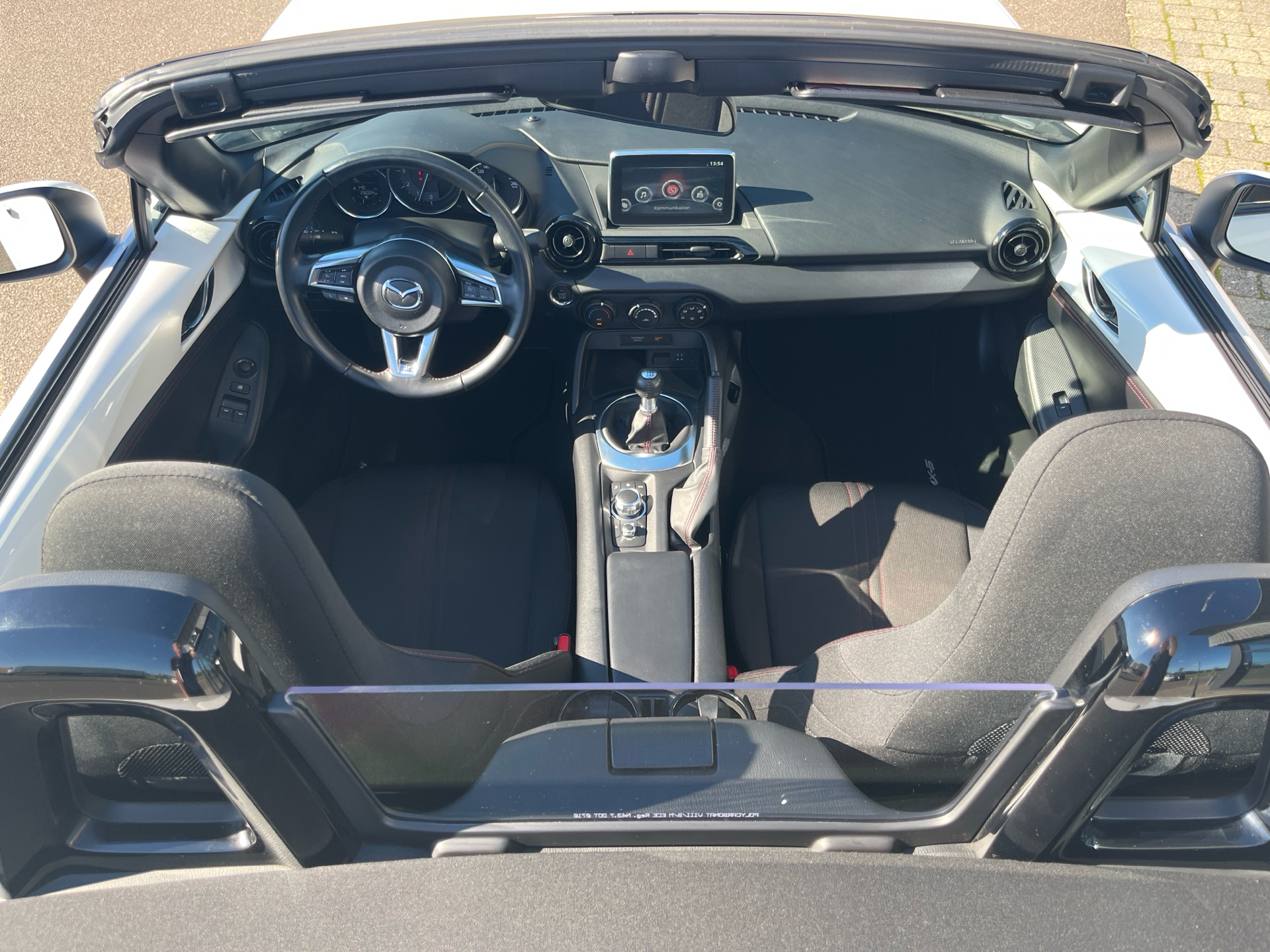 Billede af Mazda MX-5 Roadster 1,5 Skyactiv-G 131HK Cabr. 6g