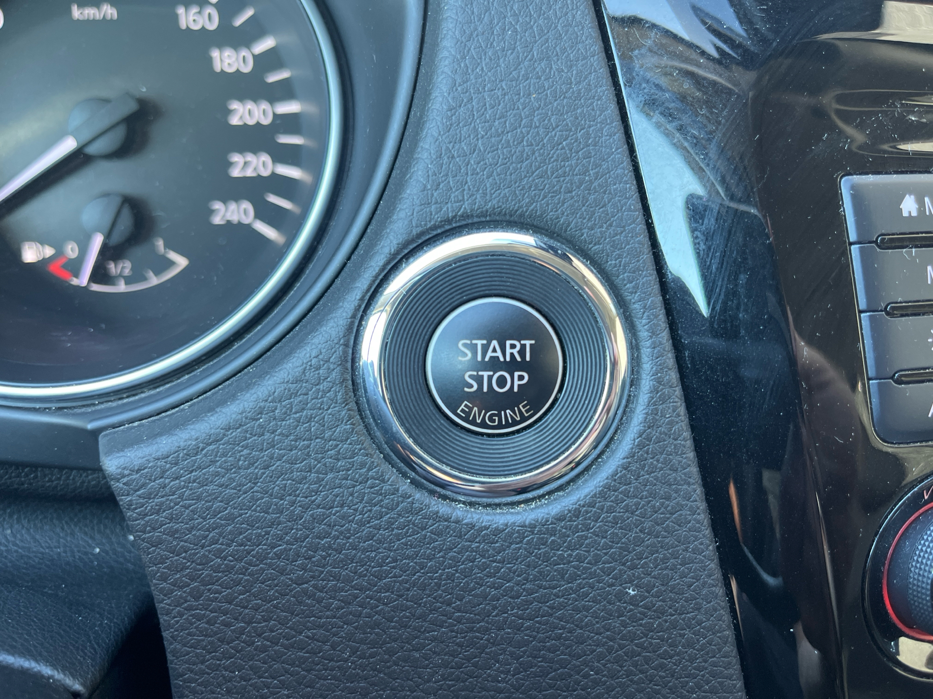Billede af Nissan Qashqai 1,3 Dig-T Tekna 140HK 5d 6g