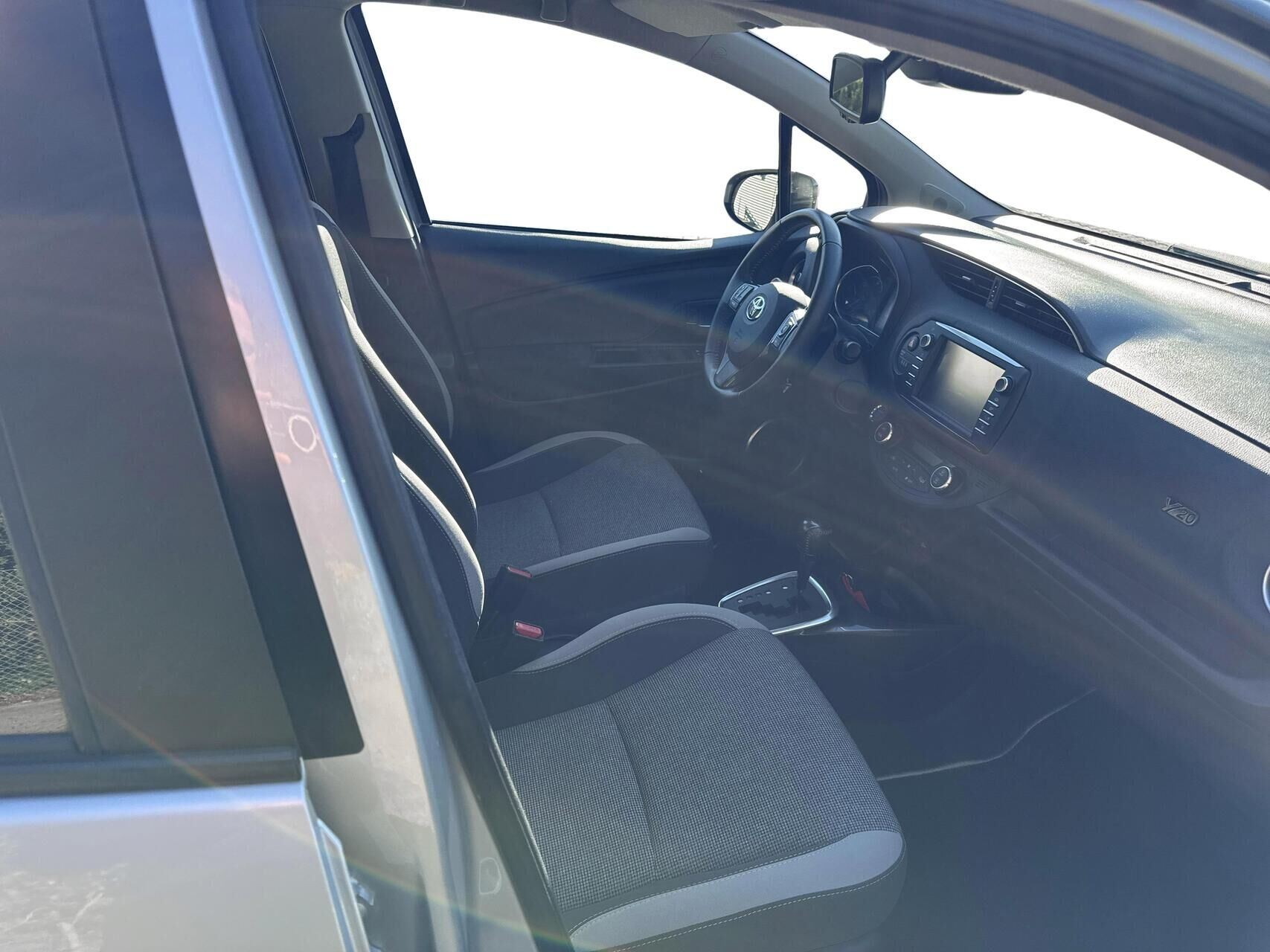 Billede af Toyota Yaris 1,5 Hybrid H3 Y20 E-CVT 100HK 5d Trinl. Gear