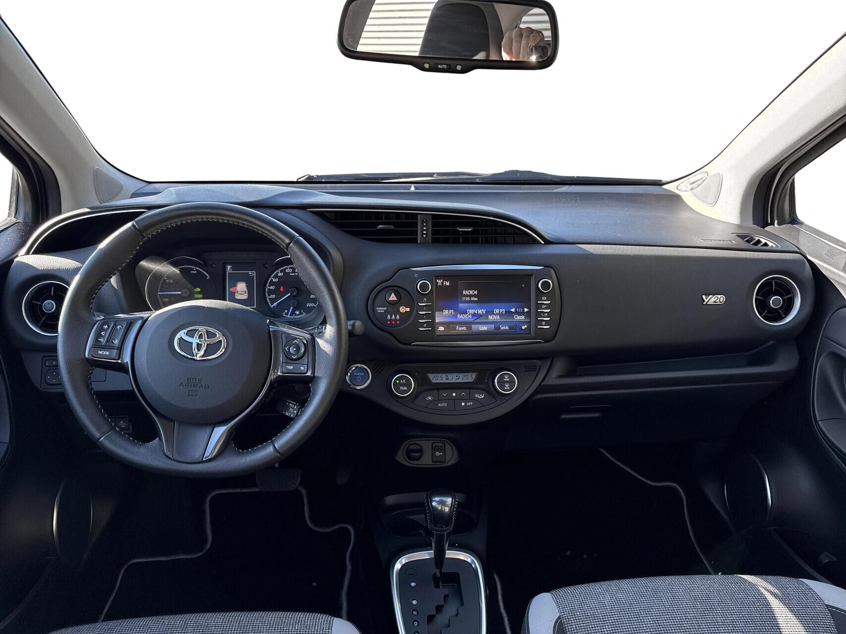 Billede af Toyota Yaris 1,5 Hybrid H3 Y20 E-CVT 100HK 5d Trinl. Gear