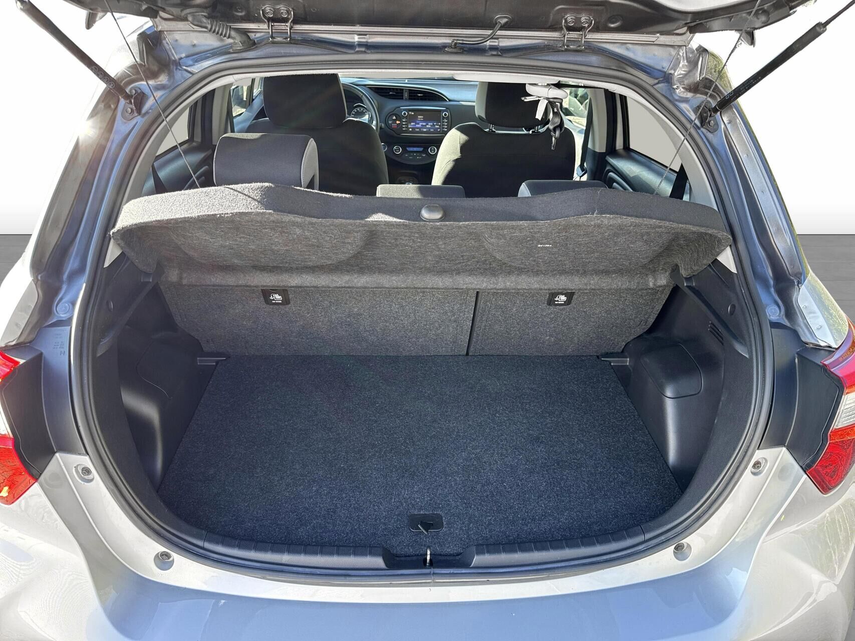 Billede af Toyota Yaris 1,5 Hybrid H3 Y20 E-CVT 100HK 5d Trinl. Gear