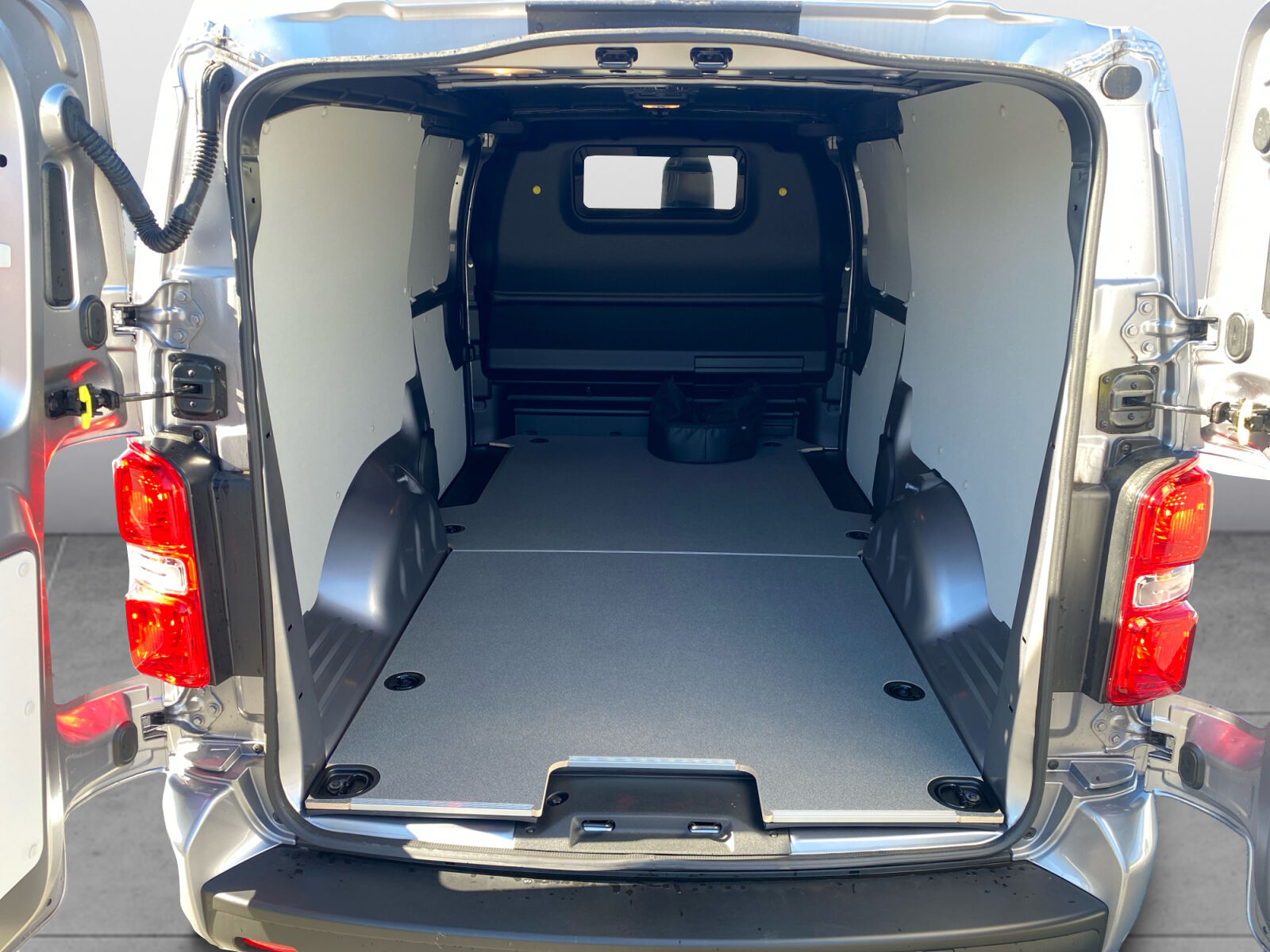 Billede af Toyota Proace Electric Long EL Comfort Master+ m/ 2 Skydedøre 136HK Van Aut.