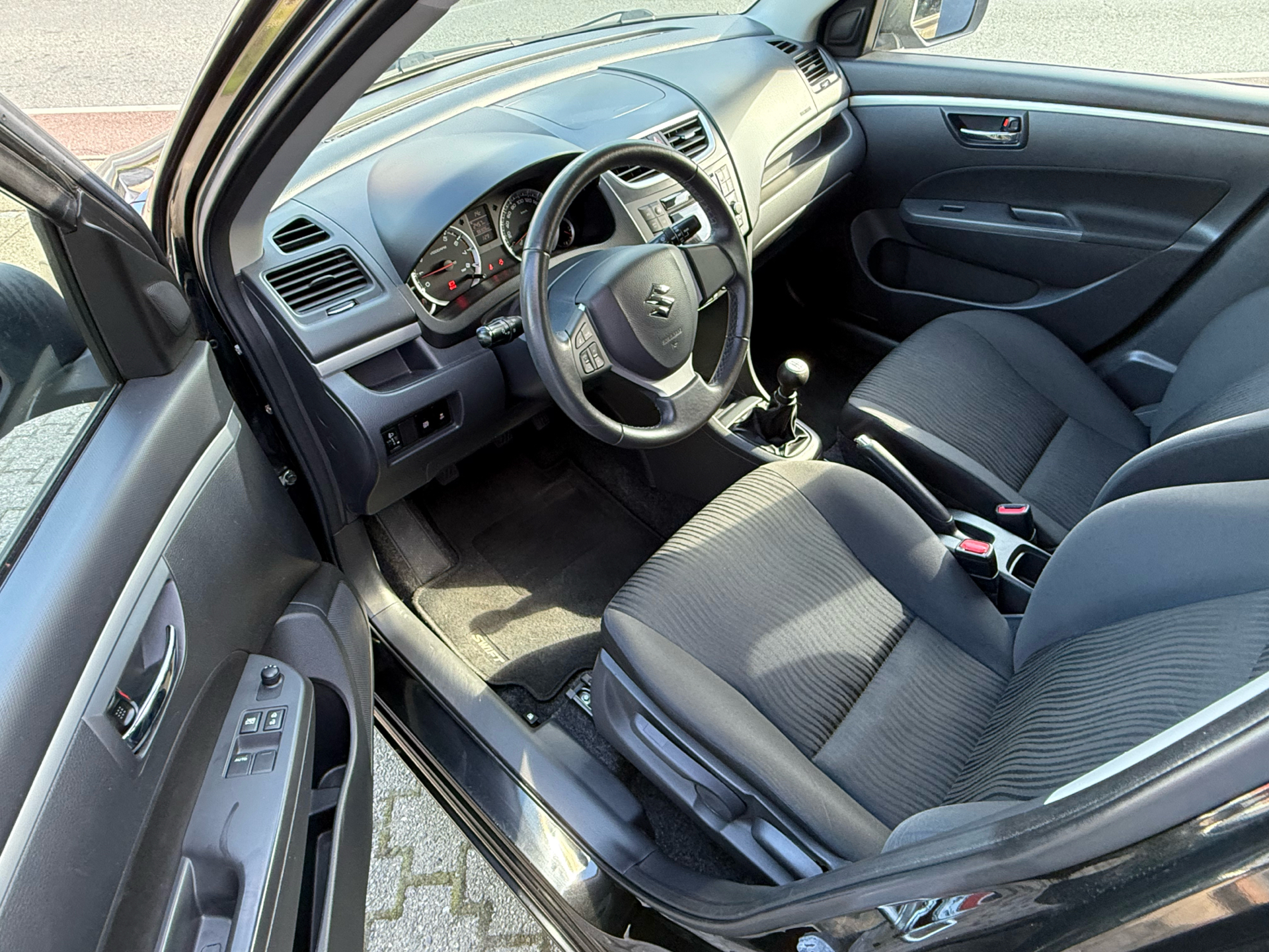 Billede af Suzuki Swift 1,2 Dualjet 16V Style 90HK 5d
