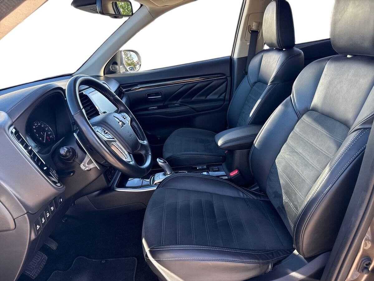 Billede af Mitsubishi Outlander 2,4 PHEV  Plugin-hybrid Intense 4WD 224HK 5d 6g Trinl. Gear