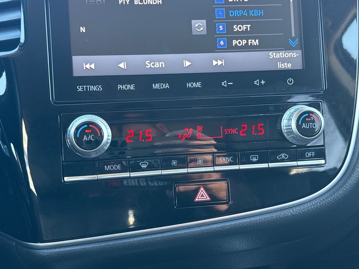 Billede af Mitsubishi Outlander 2,4 PHEV  Plugin-hybrid Intense 4WD 224HK 5d 6g Trinl. Gear