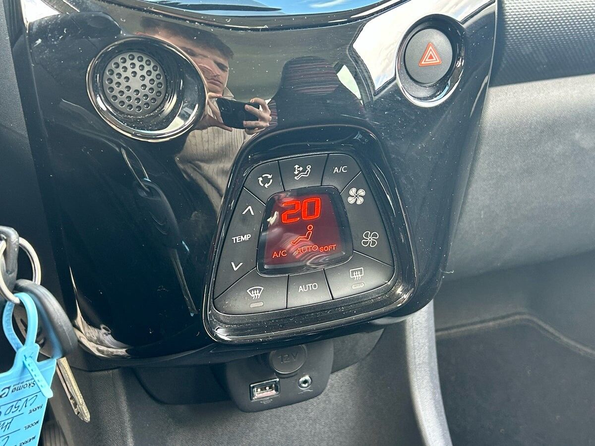 Billede af Citroën C1 1,0 VTi Shine 72HK 5d