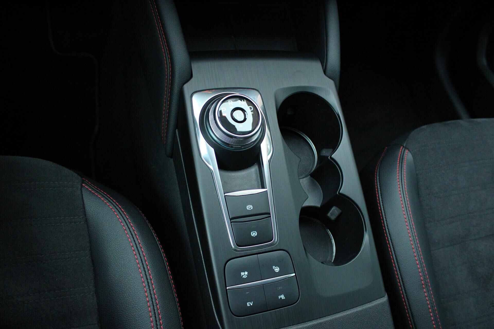 Billede af Ford Kuga 2,5 Plugin-hybrid ST-Line X CVT 225HK 5d Trinl. Gear