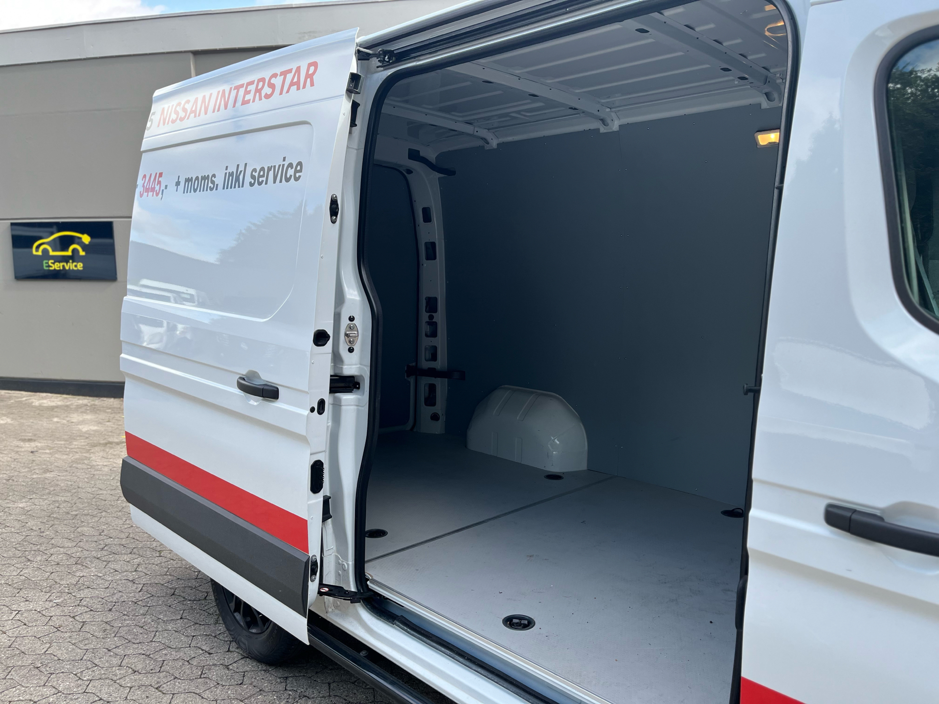Billede af Nissan Interstar L2H2 2,0 DCi Tekna 150HK Van 6g