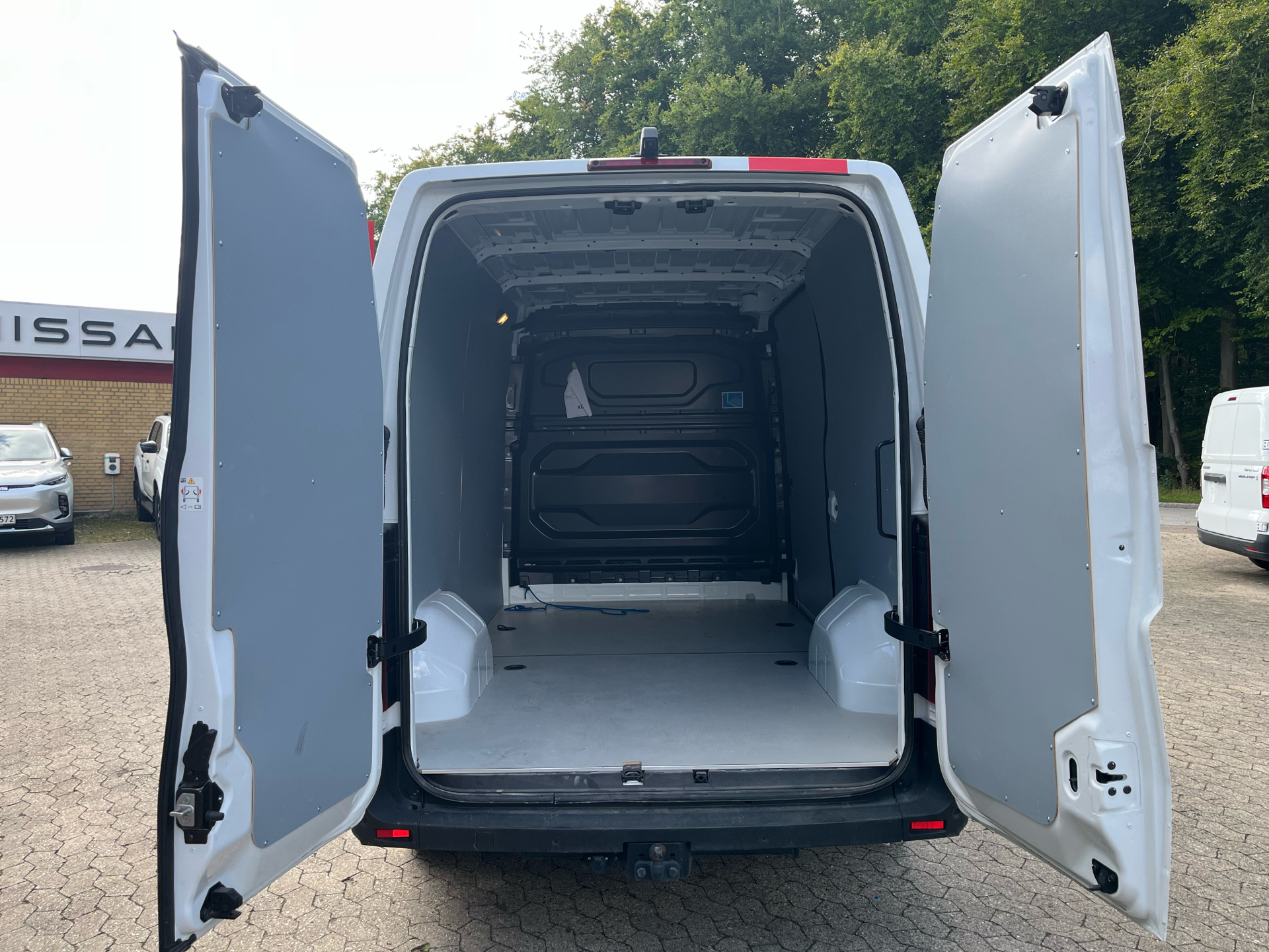 Billede af Nissan Interstar L2H2 2,0 DCi Tekna 150HK Van 6g