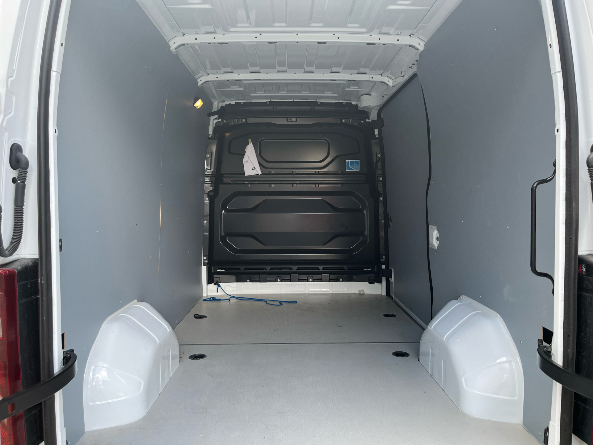 Billede af Nissan Interstar L2H2 2,0 DCi Tekna 150HK Van 6g