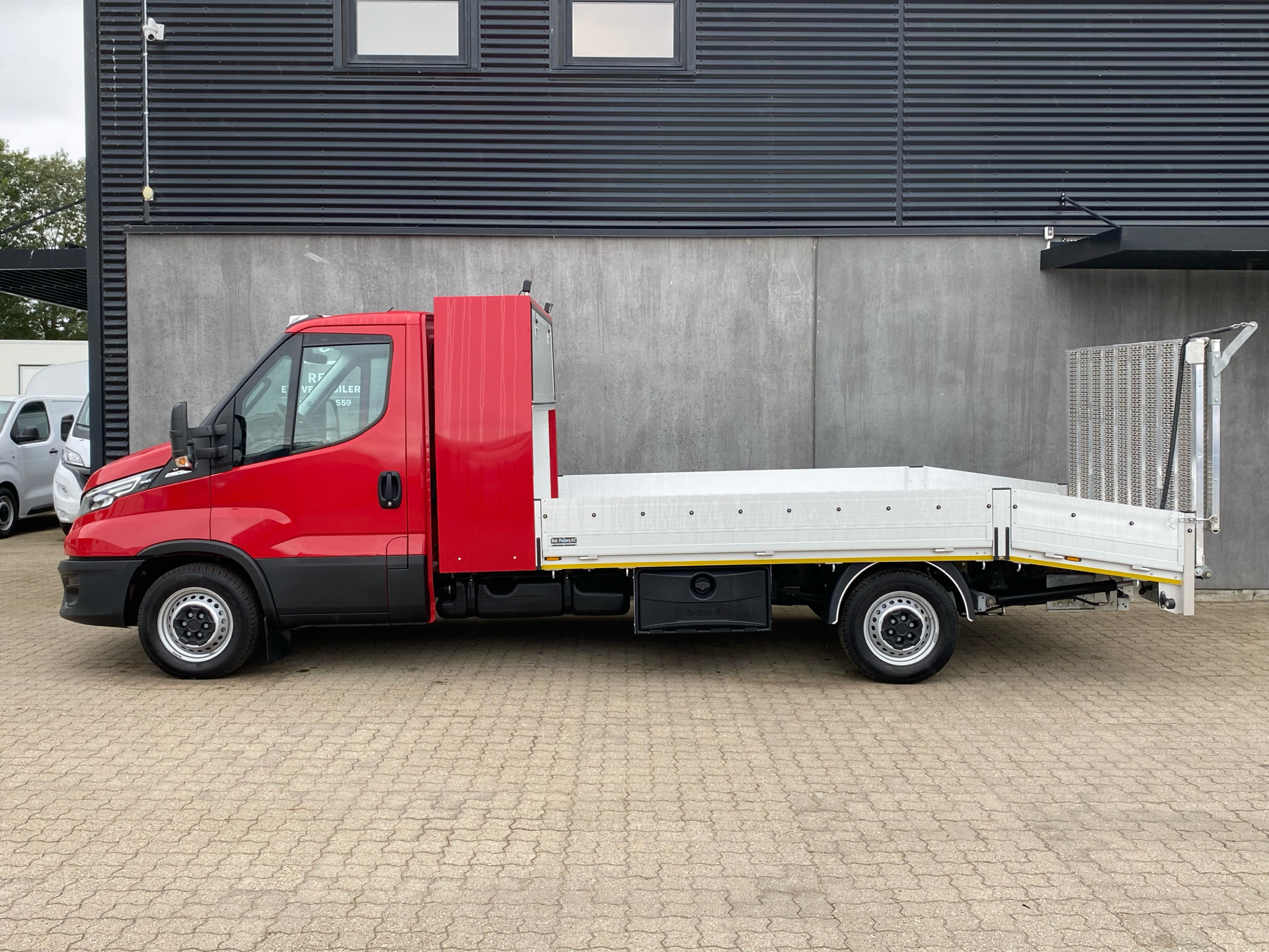 Billede af Iveco Daily 35S18 4100mm 3,0 D 180HK Ladv./Chas. 8g Aut.