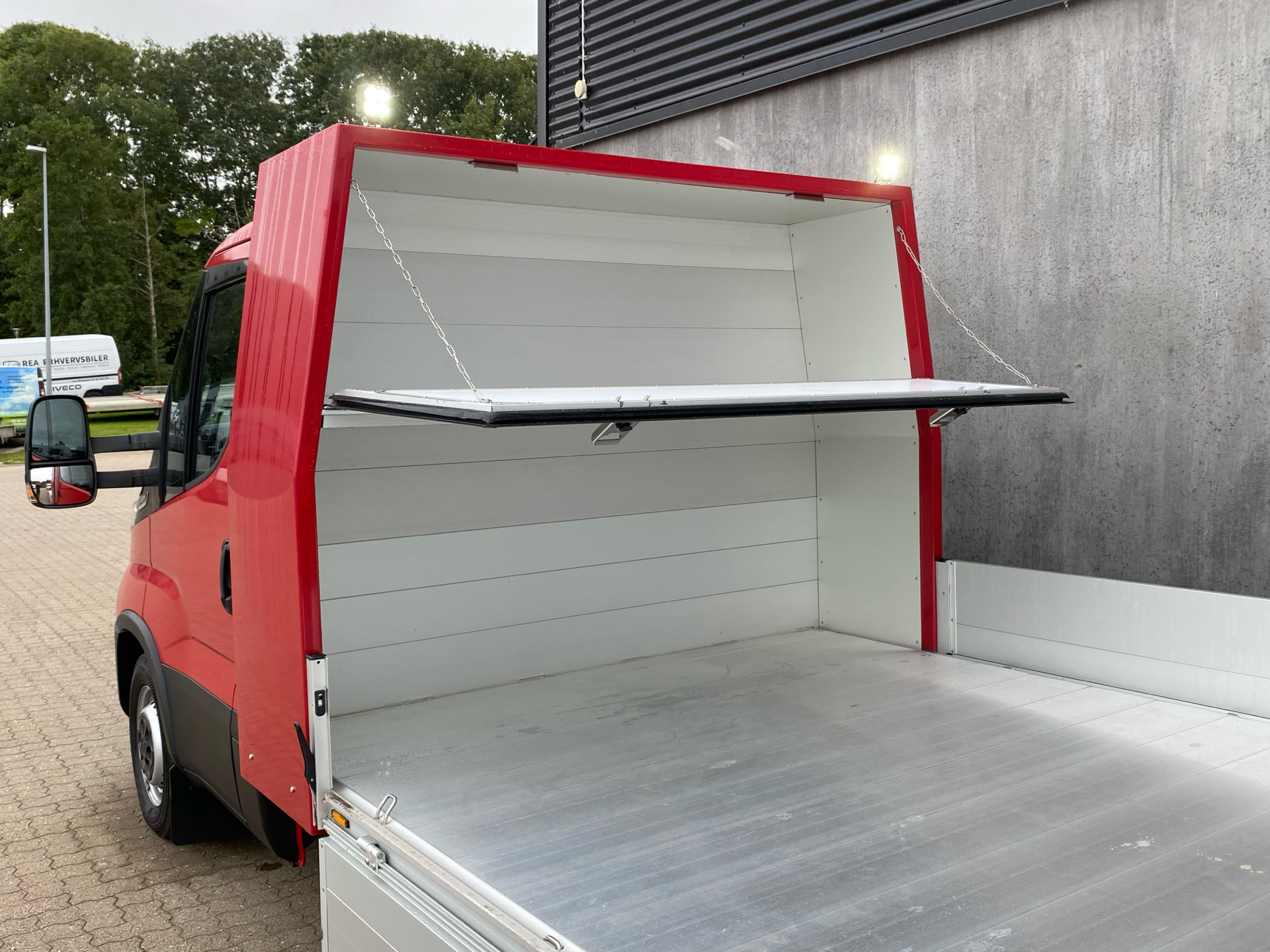 Billede af Iveco Daily 35S18 4100mm 3,0 D 180HK Ladv./Chas. 8g Aut.