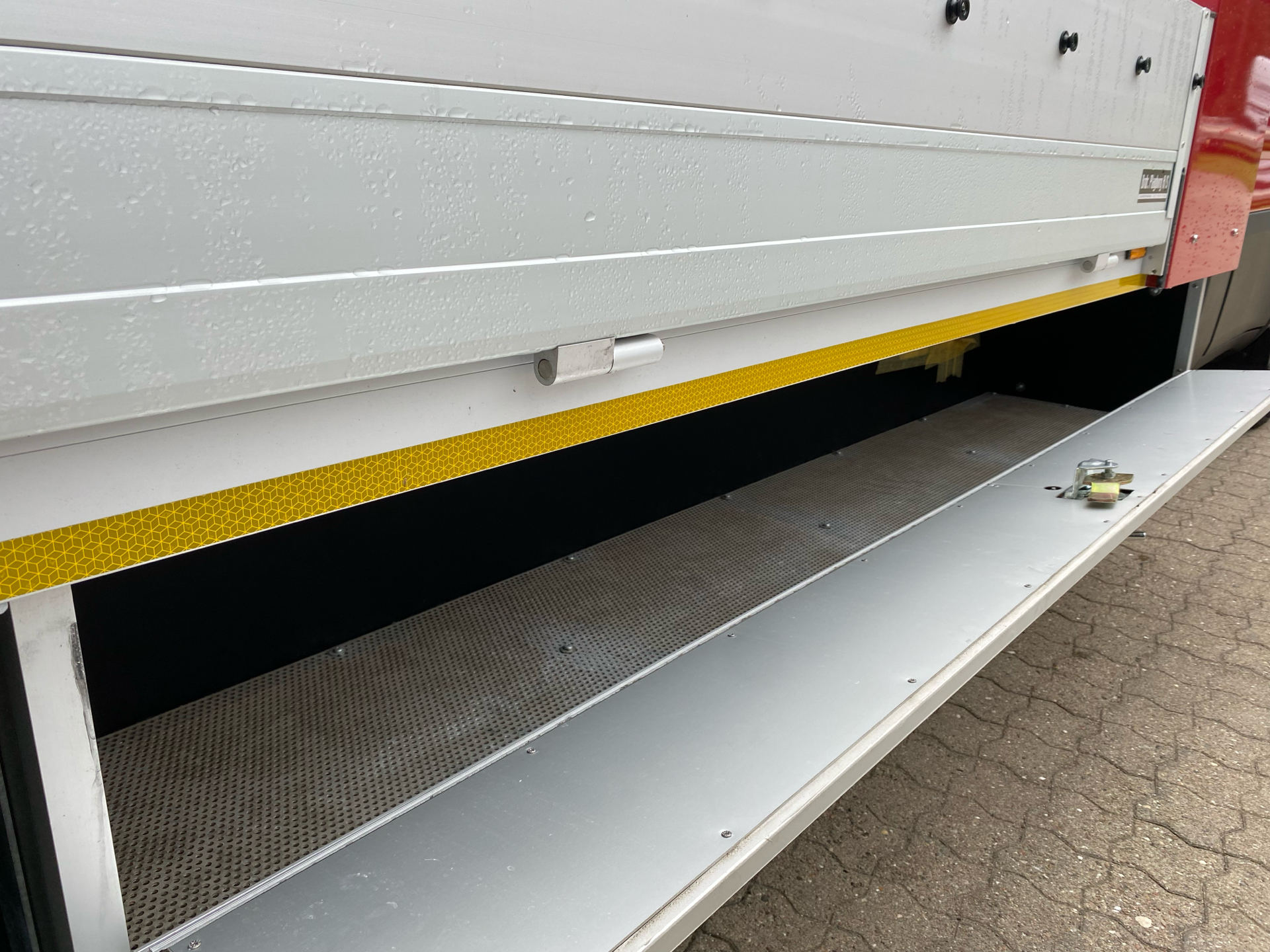 Billede af Iveco Daily 35S18 4100mm 3,0 D 180HK Ladv./Chas. 8g Aut.