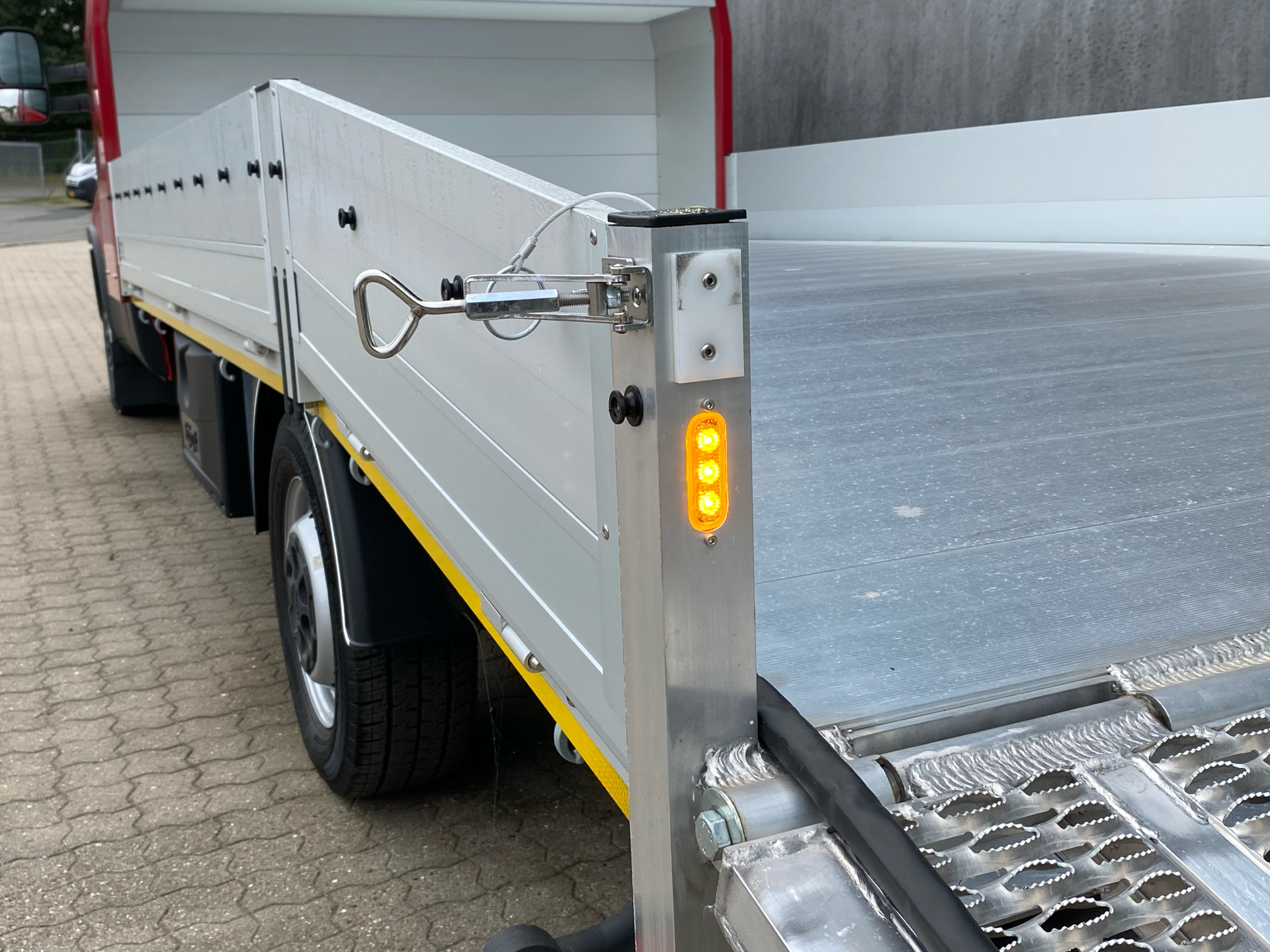 Billede af Iveco Daily 35S18 4100mm 3,0 D 180HK Ladv./Chas. 8g Aut.