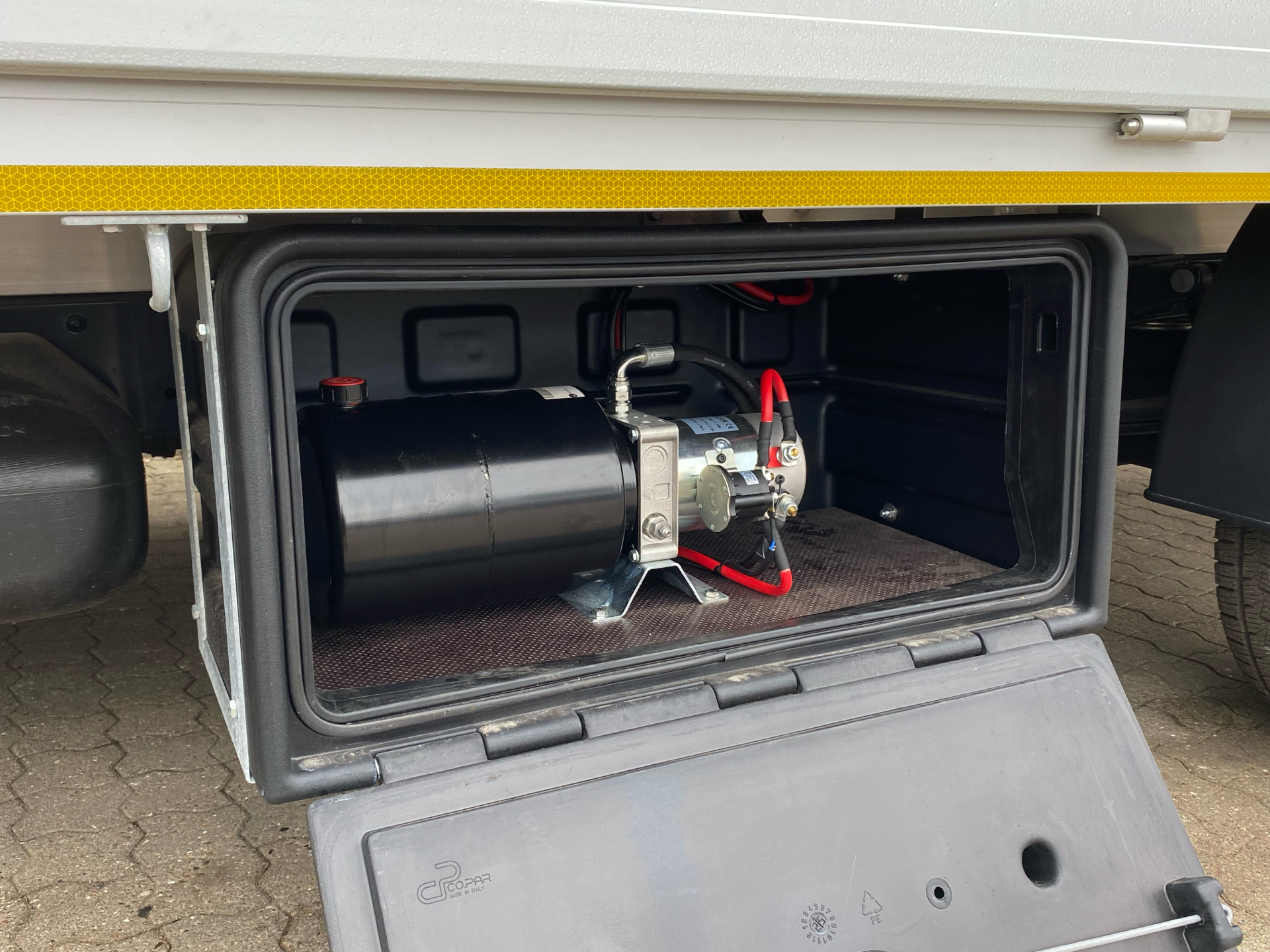 Billede af Iveco Daily 35S18 4100mm 3,0 D 180HK Ladv./Chas. 8g Aut.