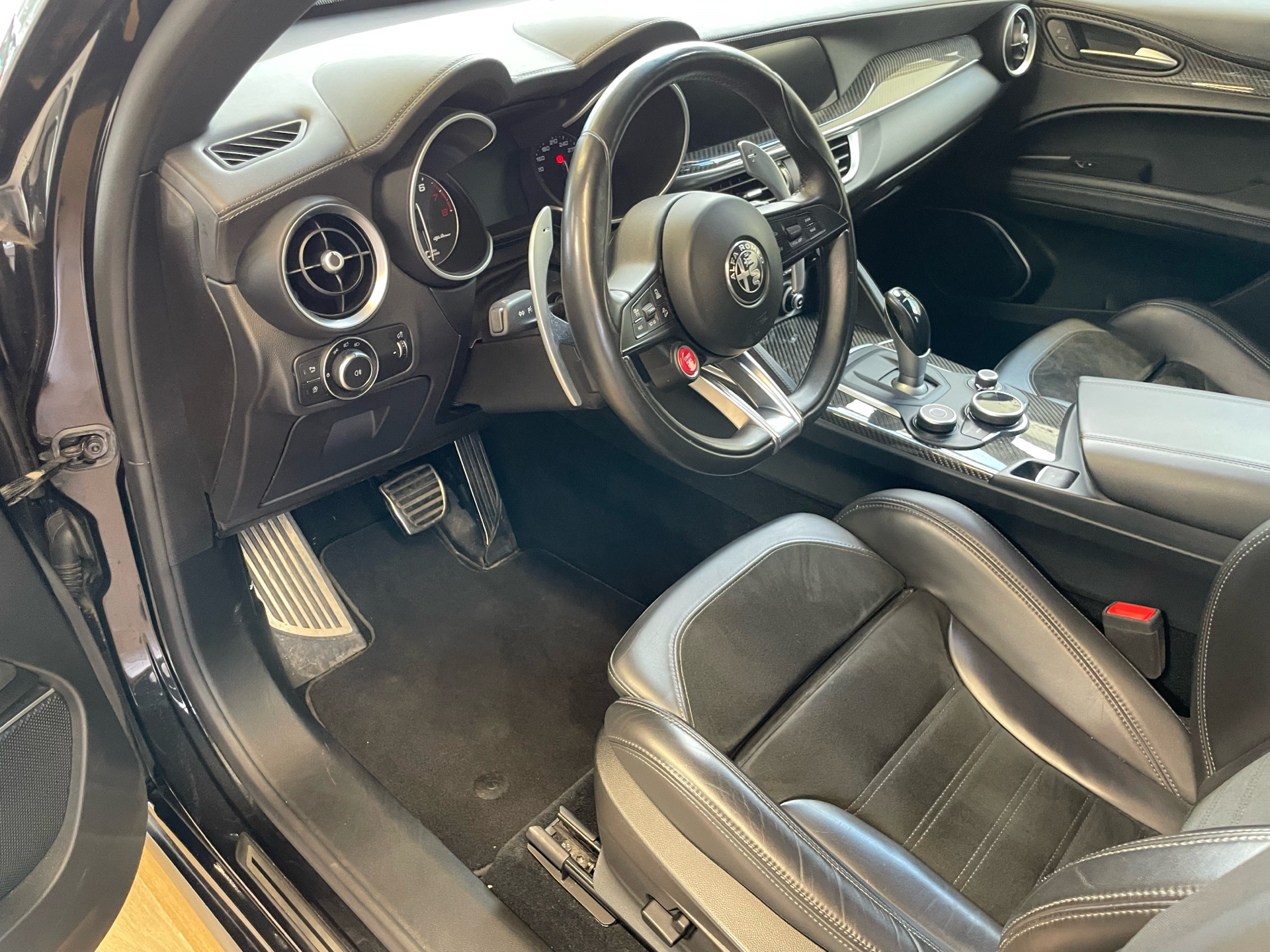 Billede af Alfa Romeo Stelvio 2,9 Bi-Turbo V6 Quadrifoglio 510HK 5d 8g Aut.