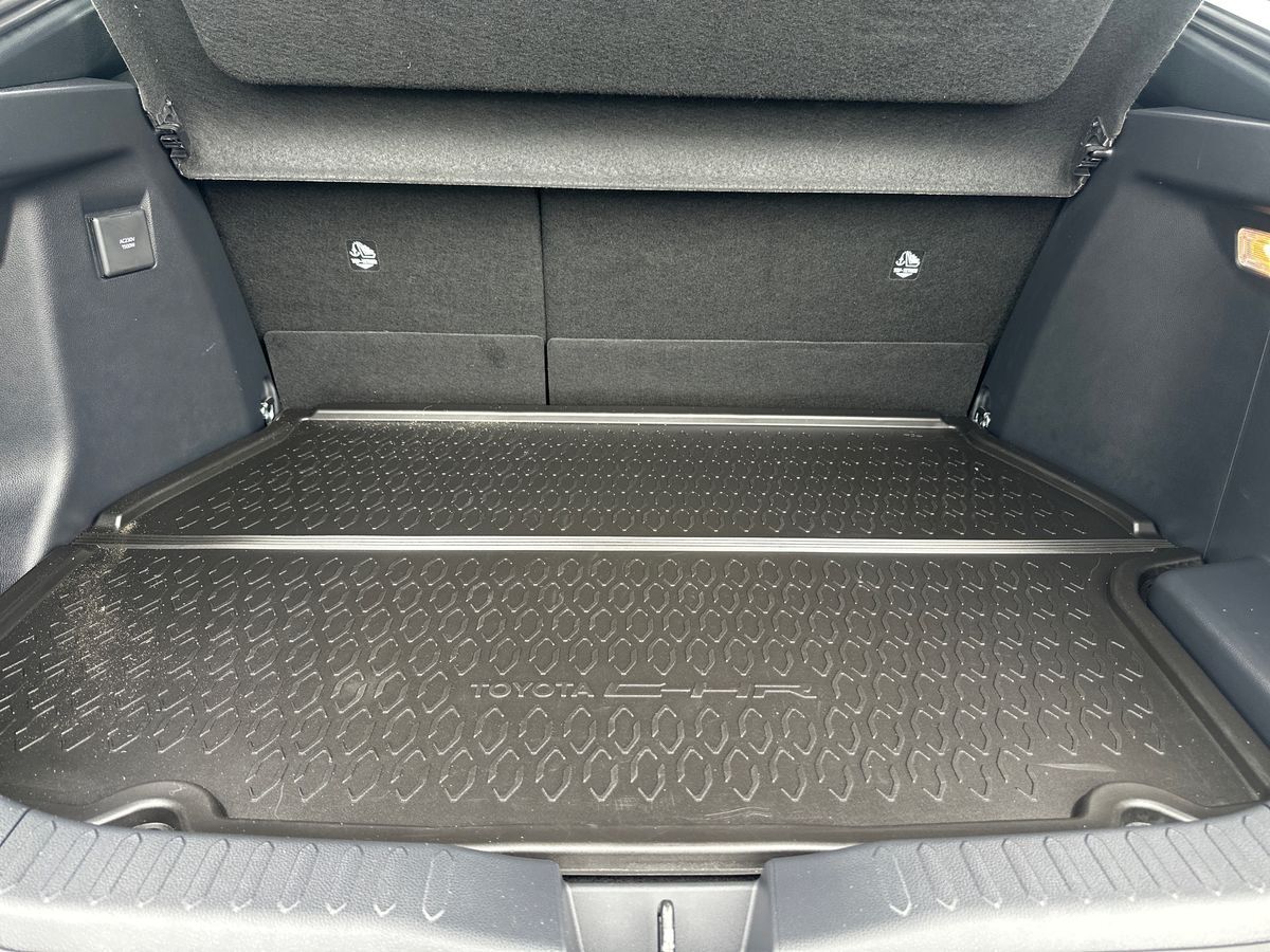 Billede af Toyota C-HR 2,0 Plugin-hybrid Style Smart Bi-tone E-CVT 223HK 5d Trinl. Gear